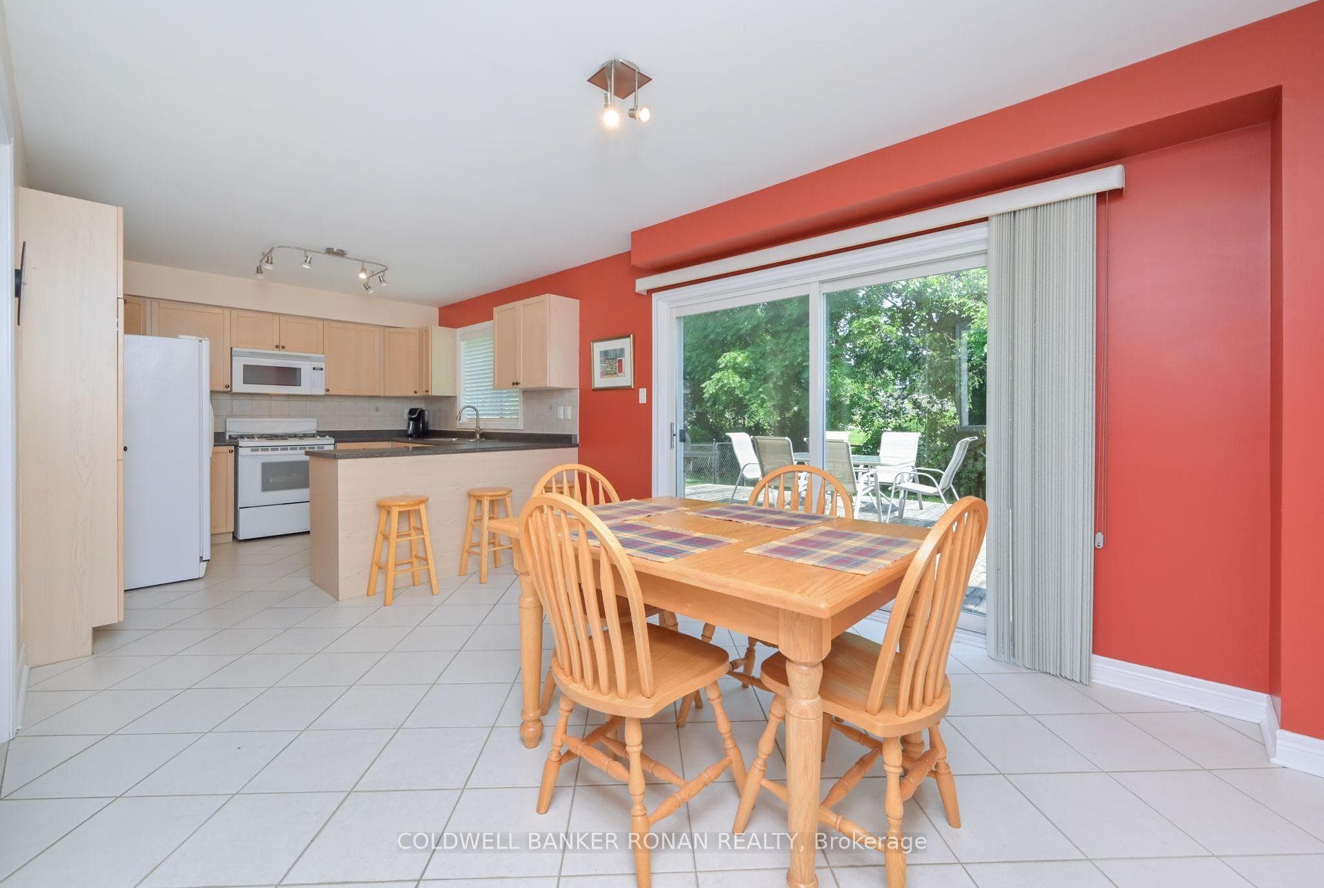 35 Jessop Avenue photo 12