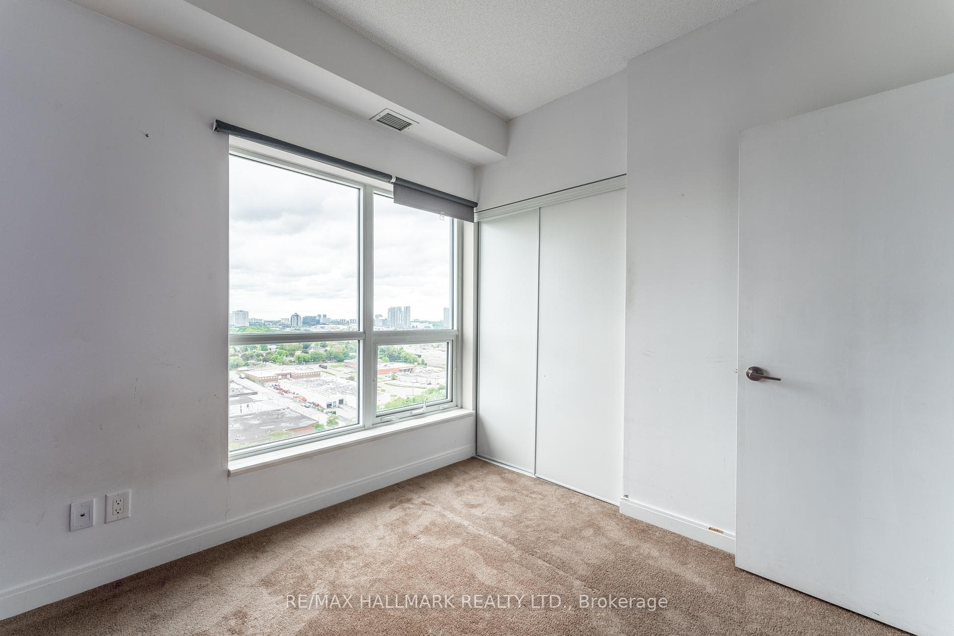 181 Village Green Square Unit 2220 photo 10