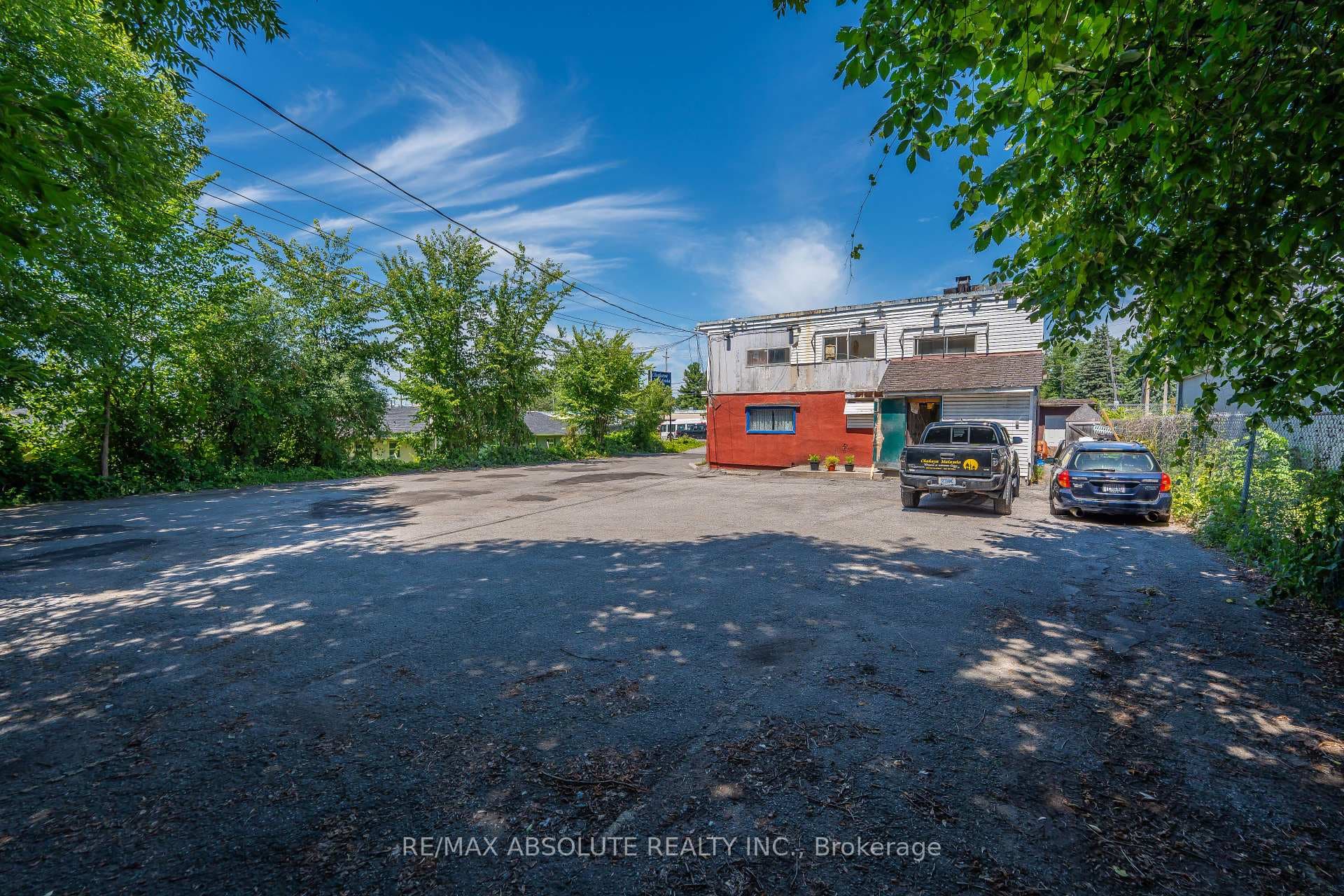 1690 Montreal Road photo 14
