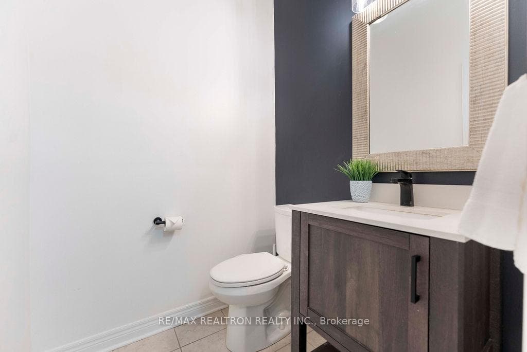 678 Skye Court photo 18