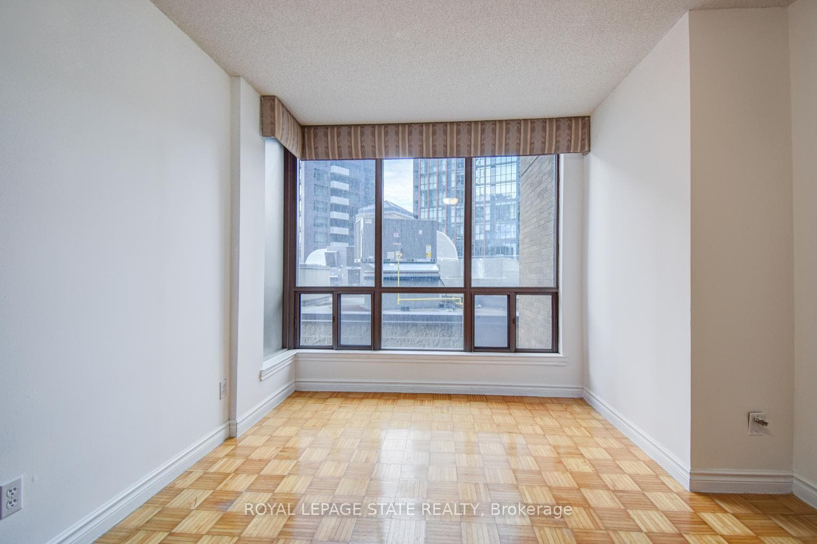 40 Scollard Street Unit 404 photo 28