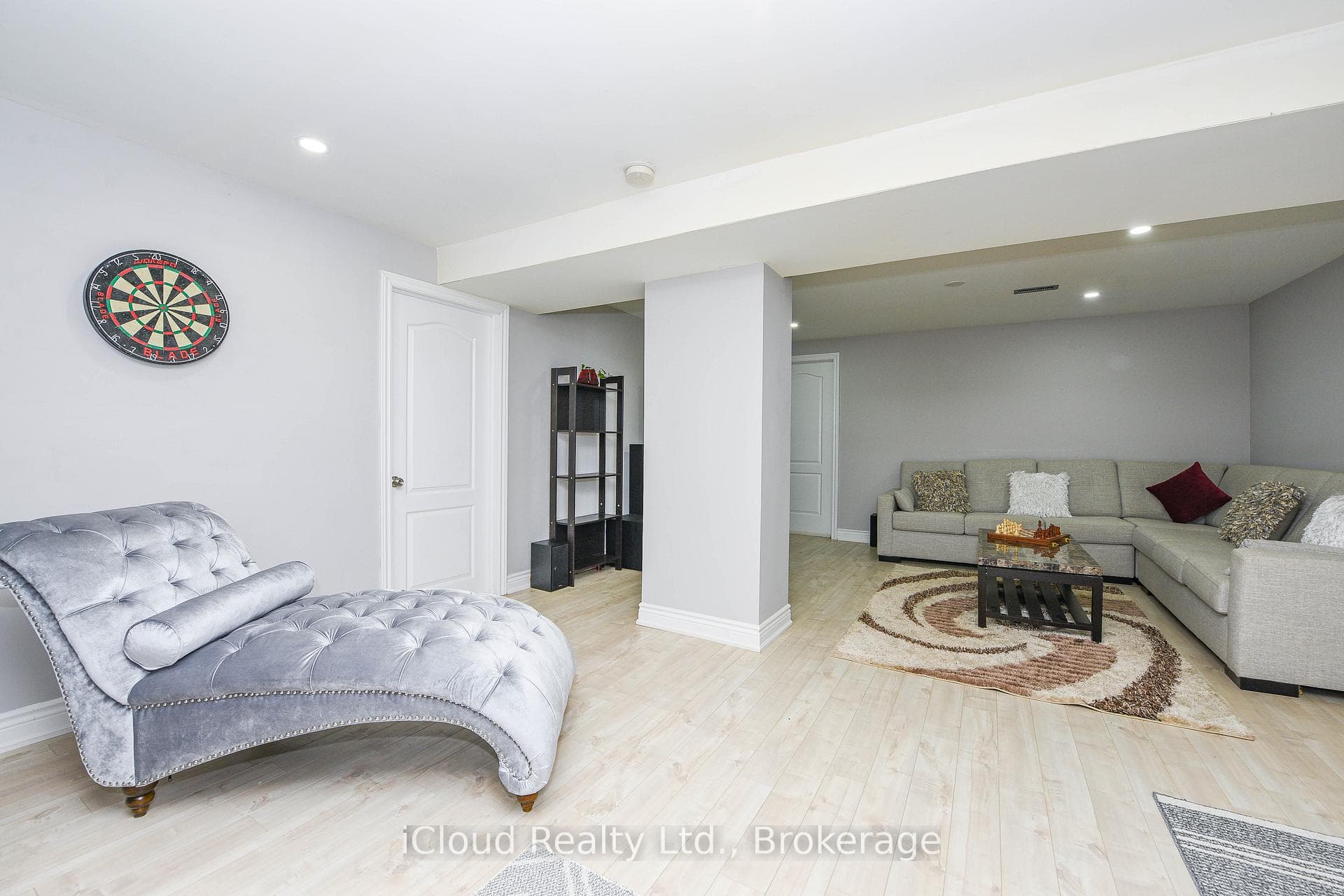 25 Giles Road photo 33