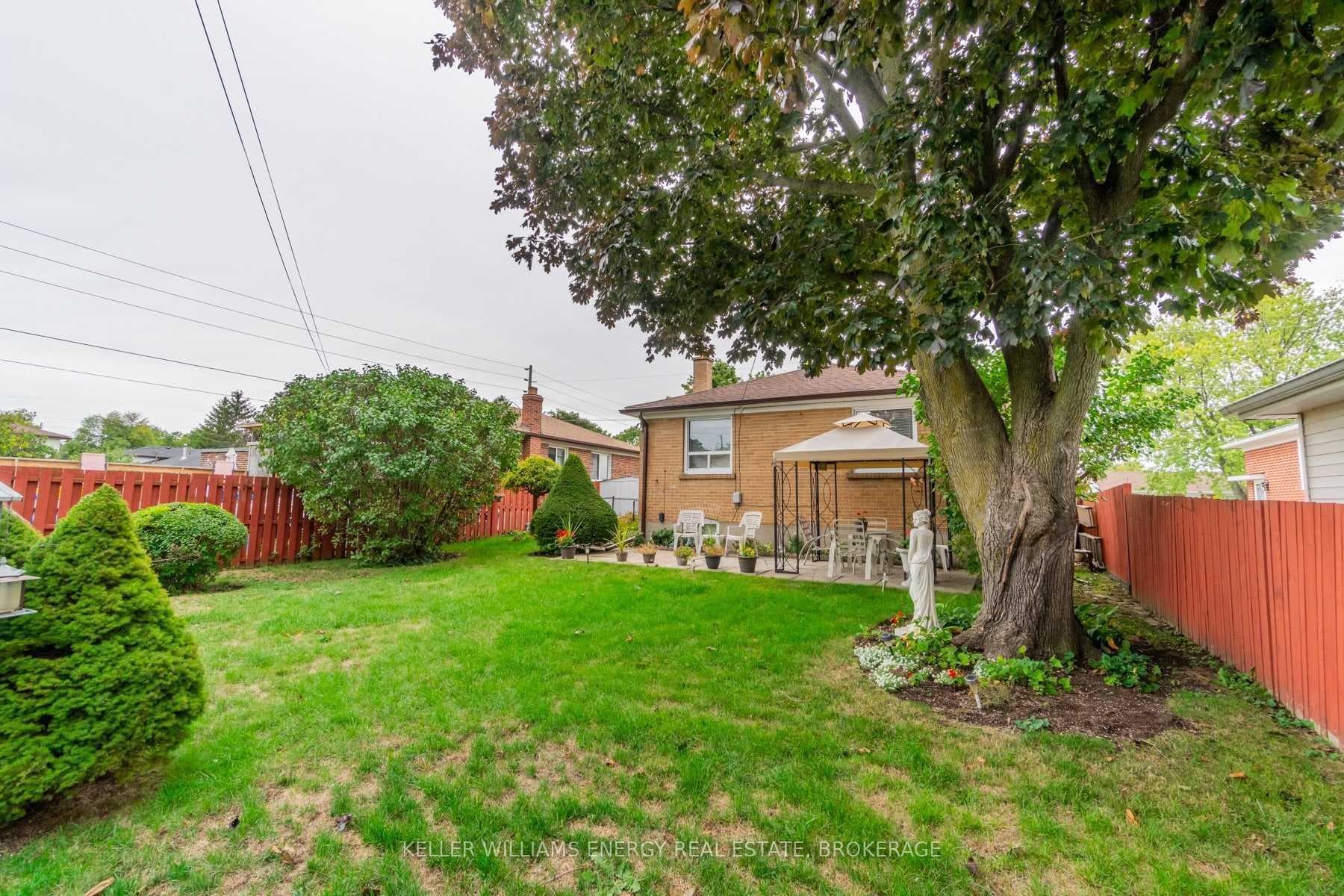 339 Jasper Avenue photo 3