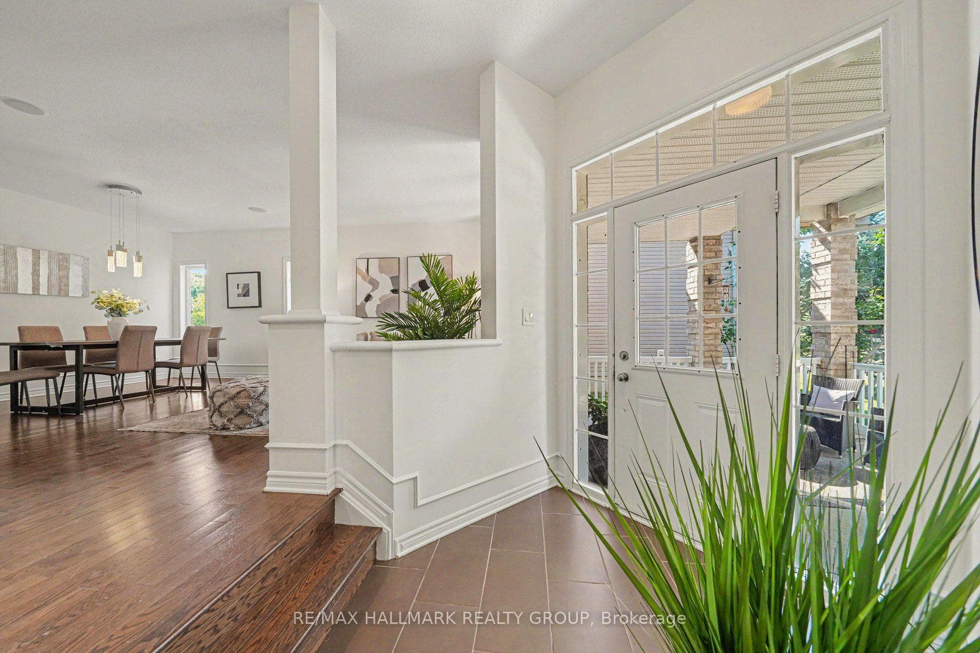 938 Wildcarrot Crescent photo 5
