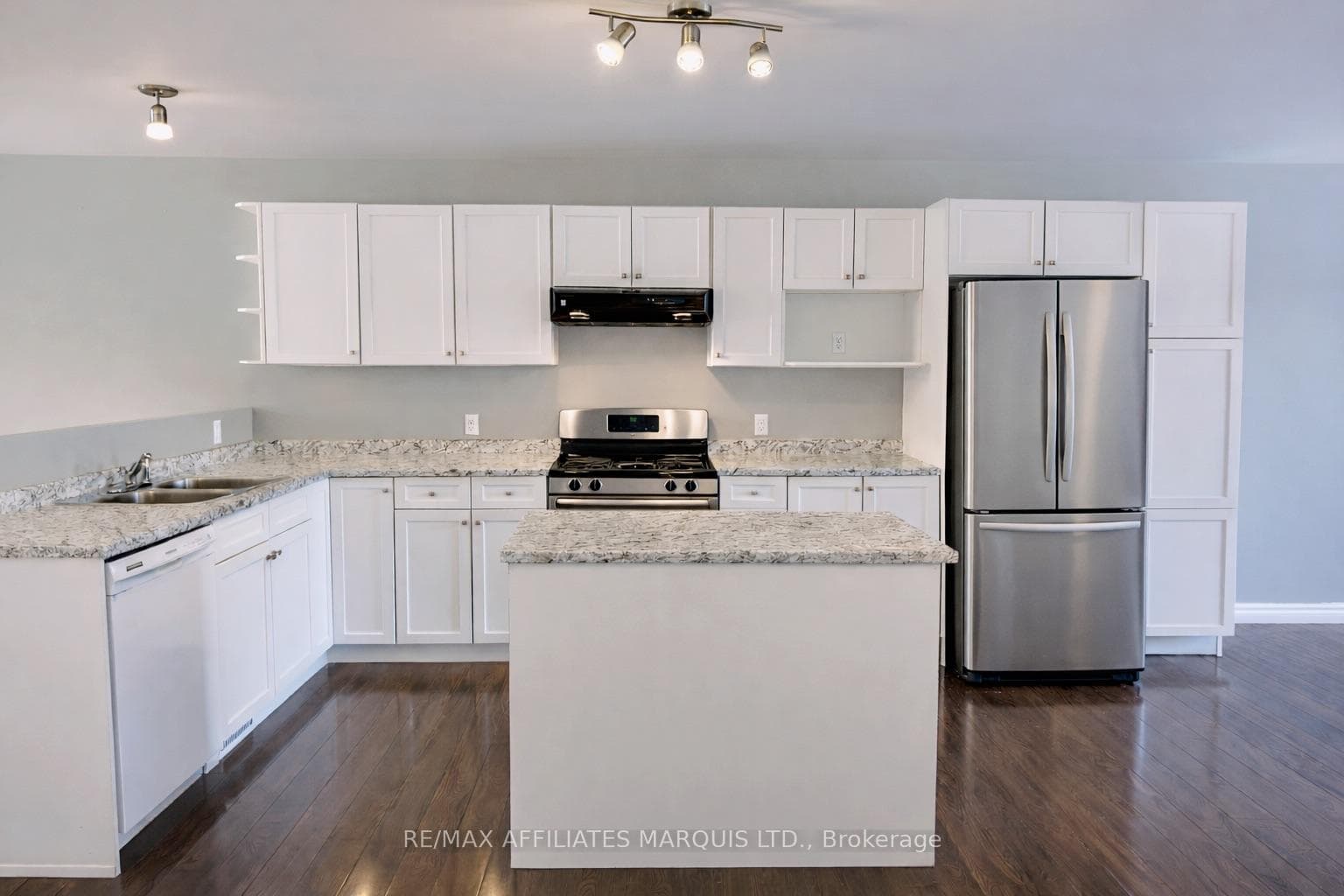 109 French Avenue photo 9