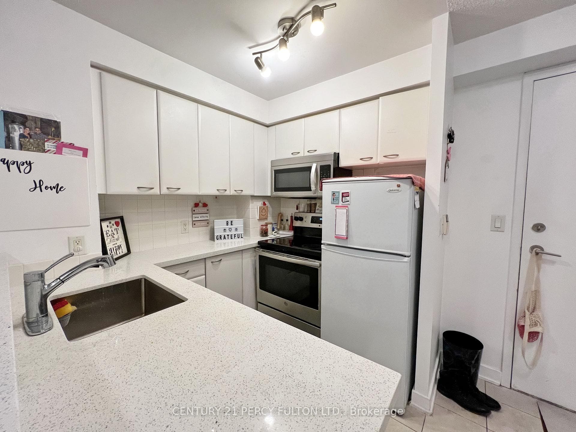 36 Lee Centre Drive Unit 1510 photo 16