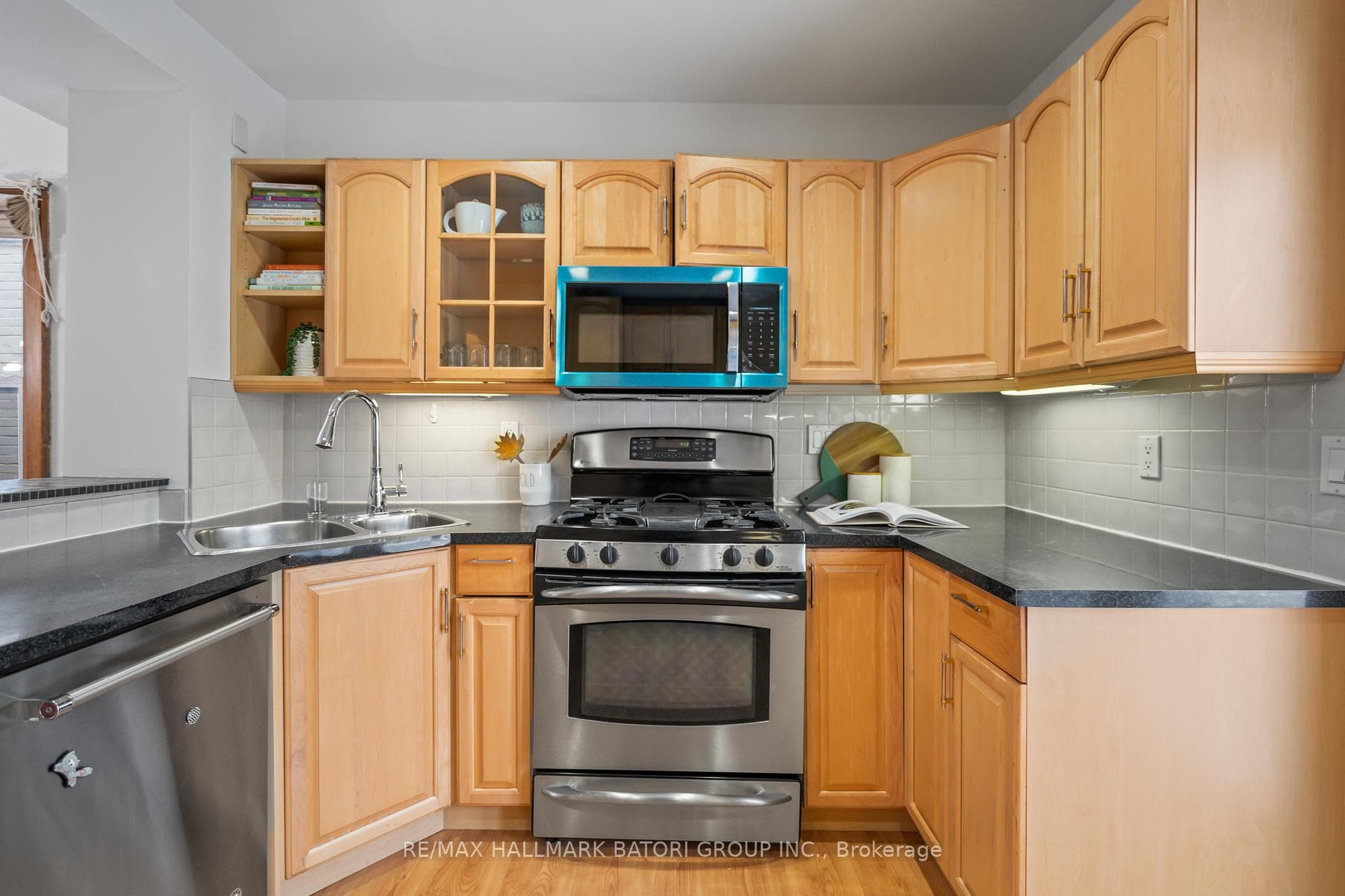 404 Davisville Avenue photo 14