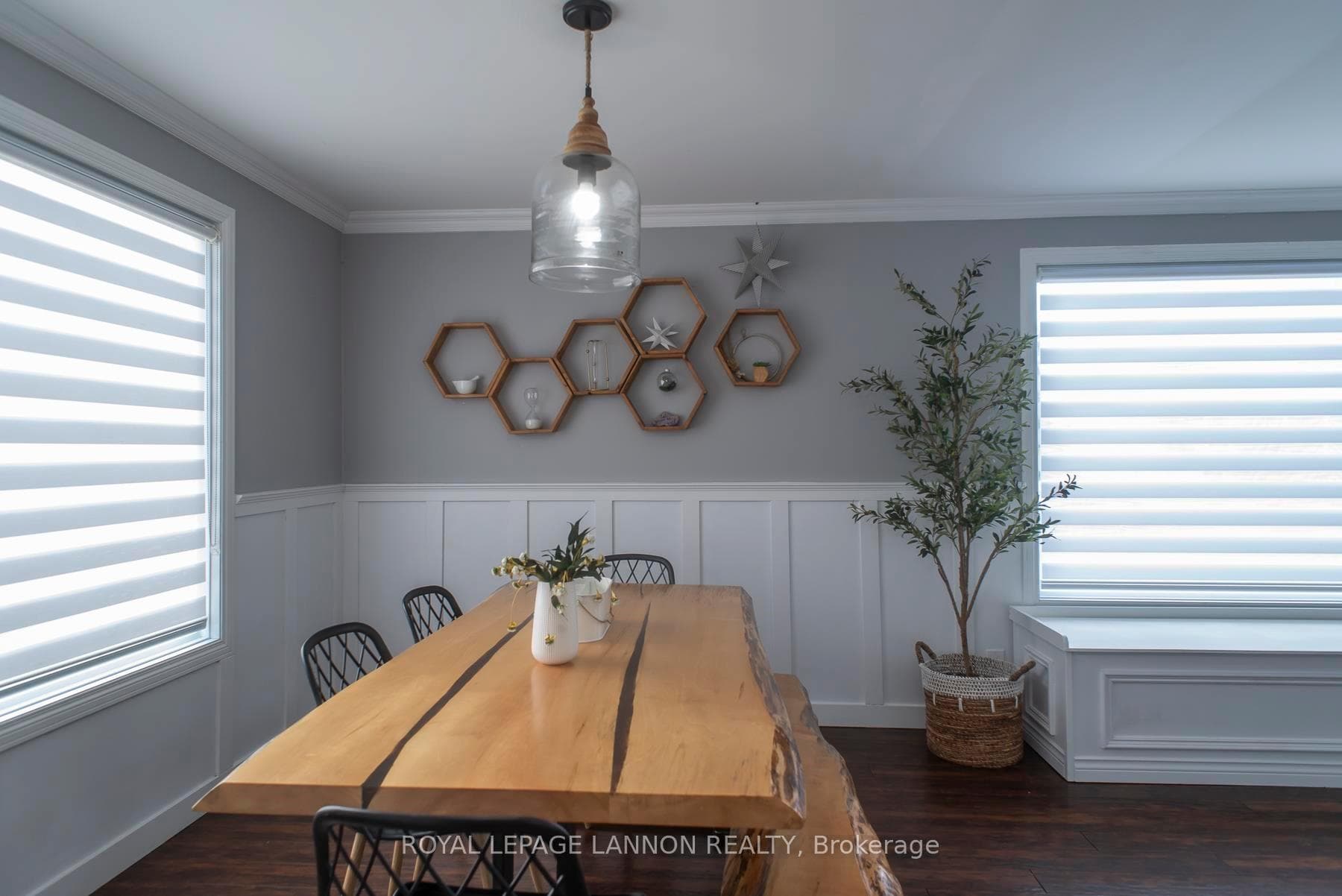 283 HINTON Avenue photo 17