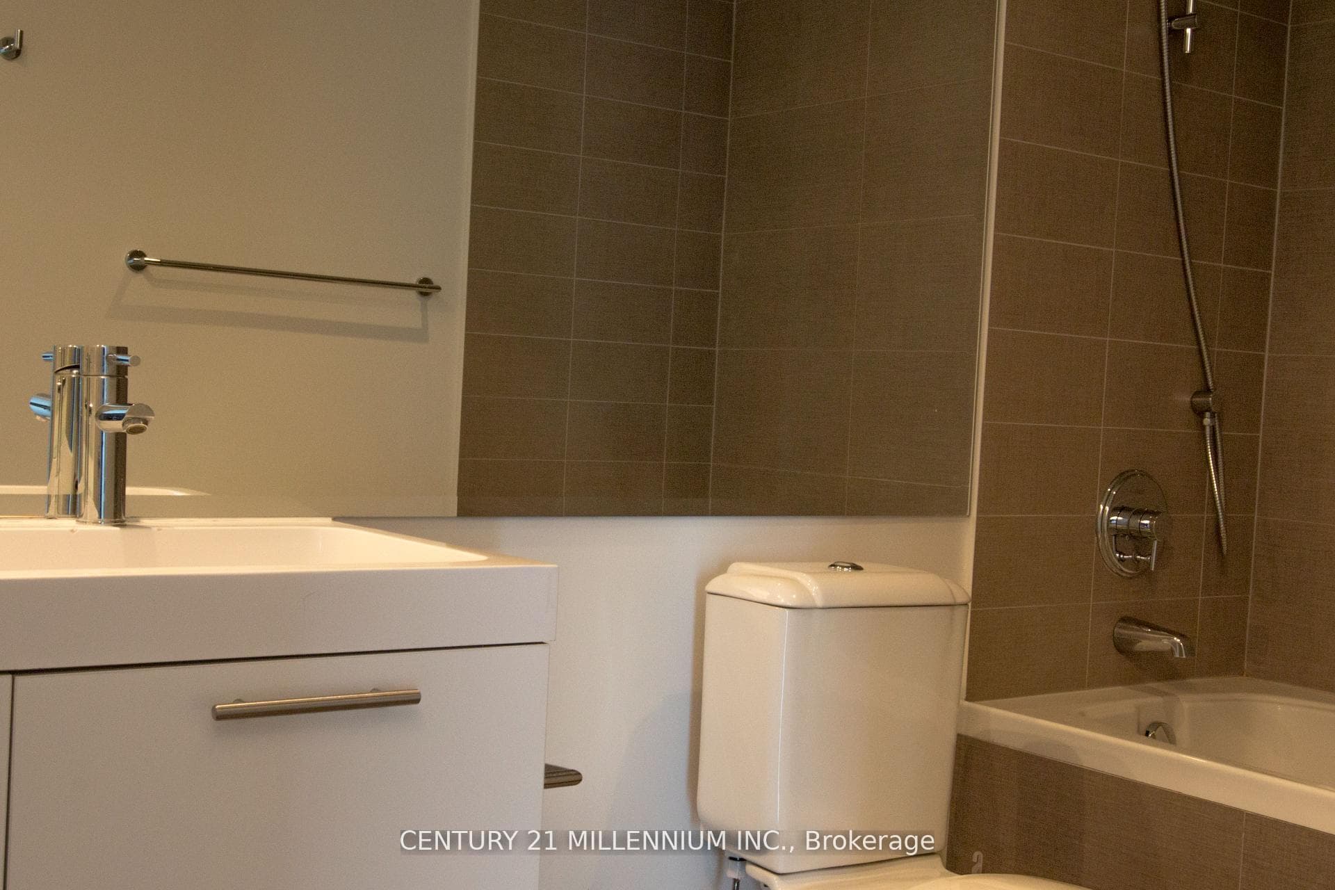388 Yonge Street Unit 7002 photo 16