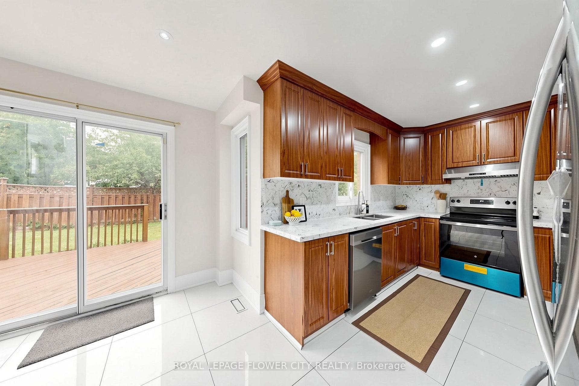 116 Flowertown Avenue photo 17