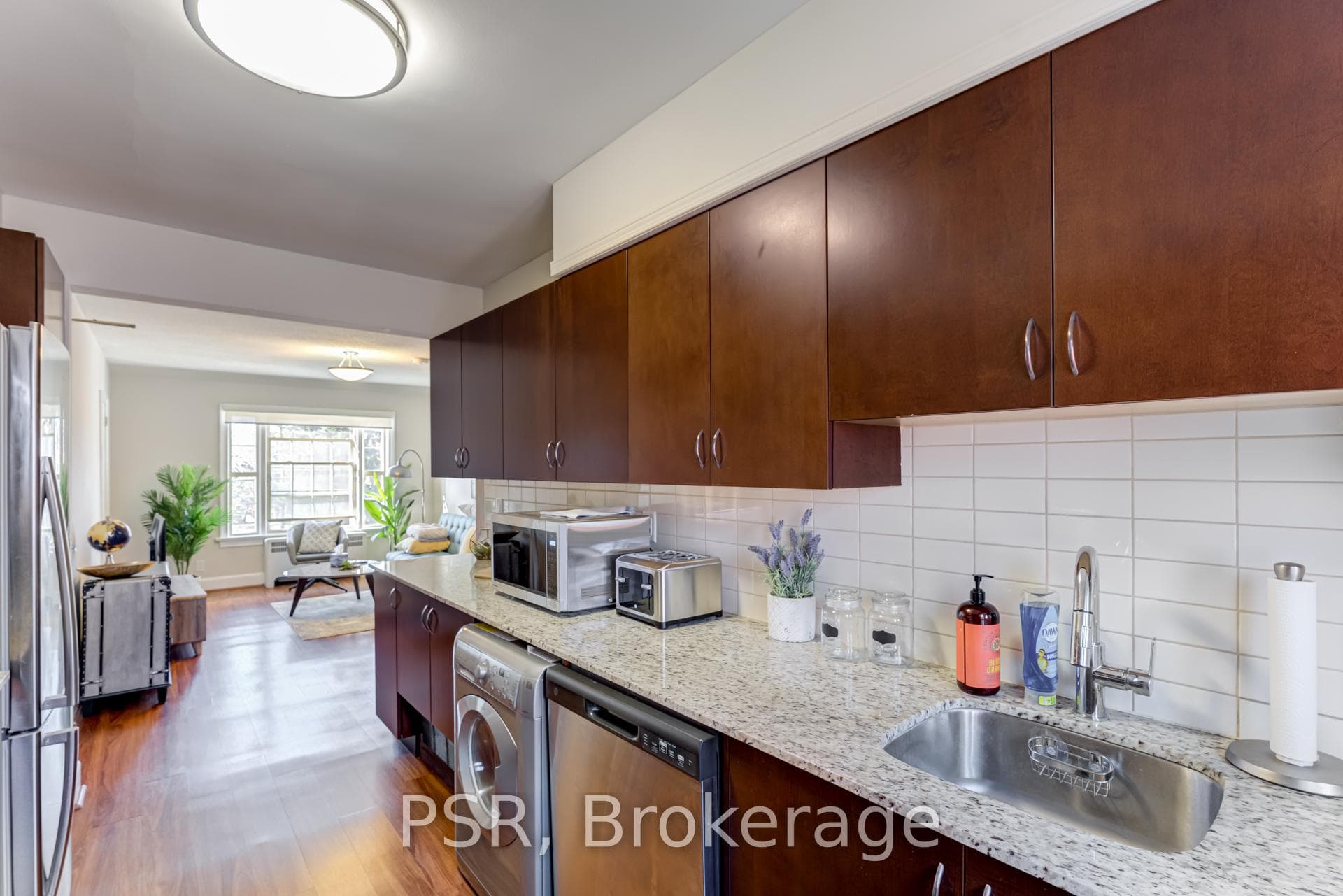 1365 Bayview Avenue Unit L02 photo 9