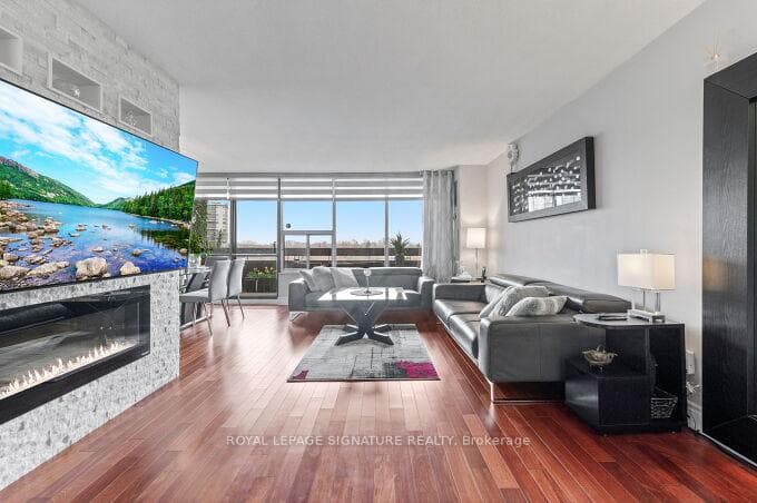 11 Wincott Drive Unit 705 photo 9