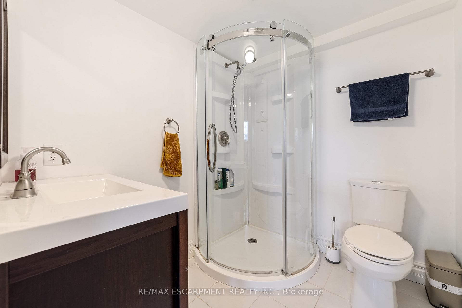 161 TWIN Crescent photo 28