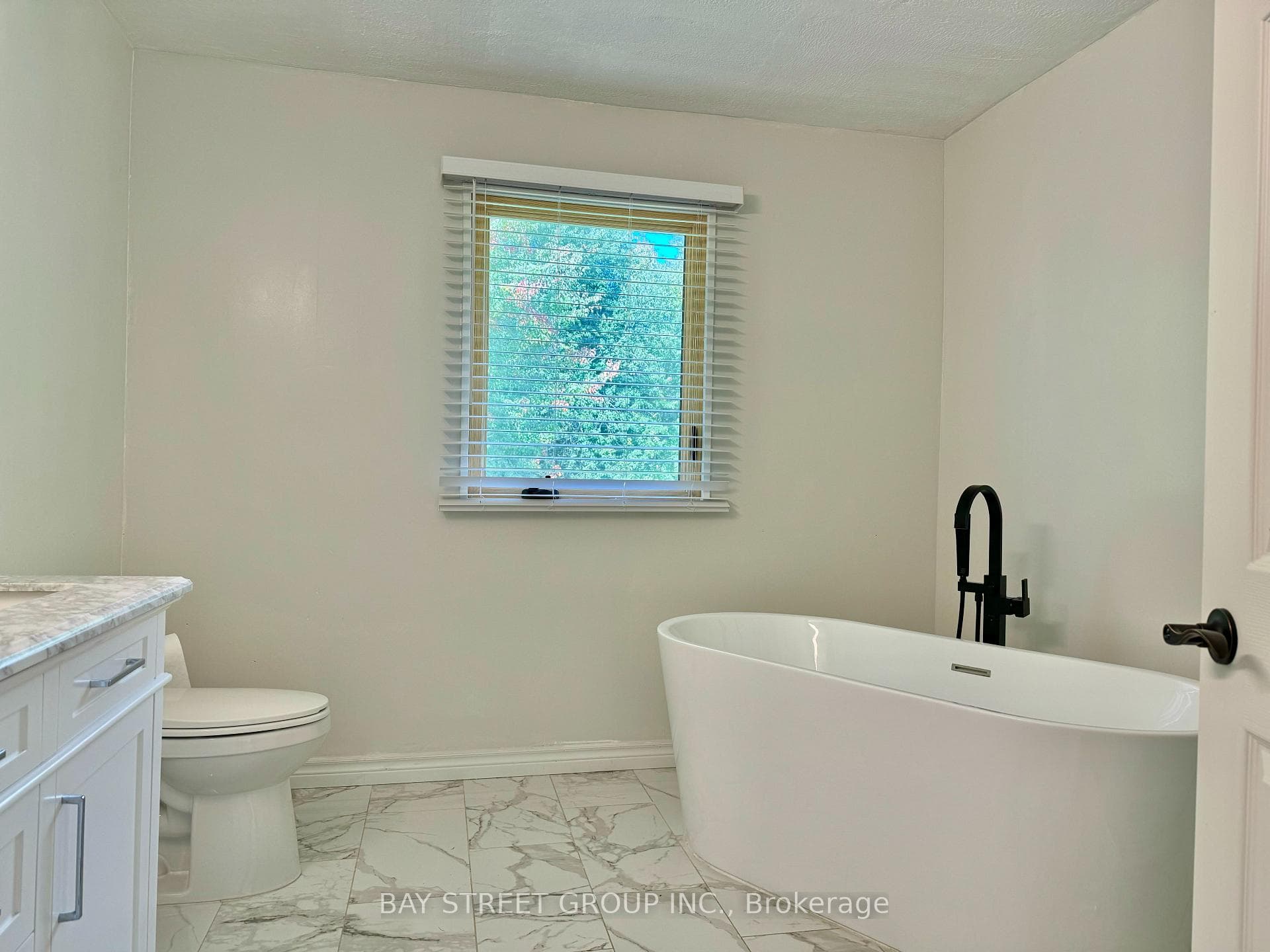 7258 9th Line photo 25