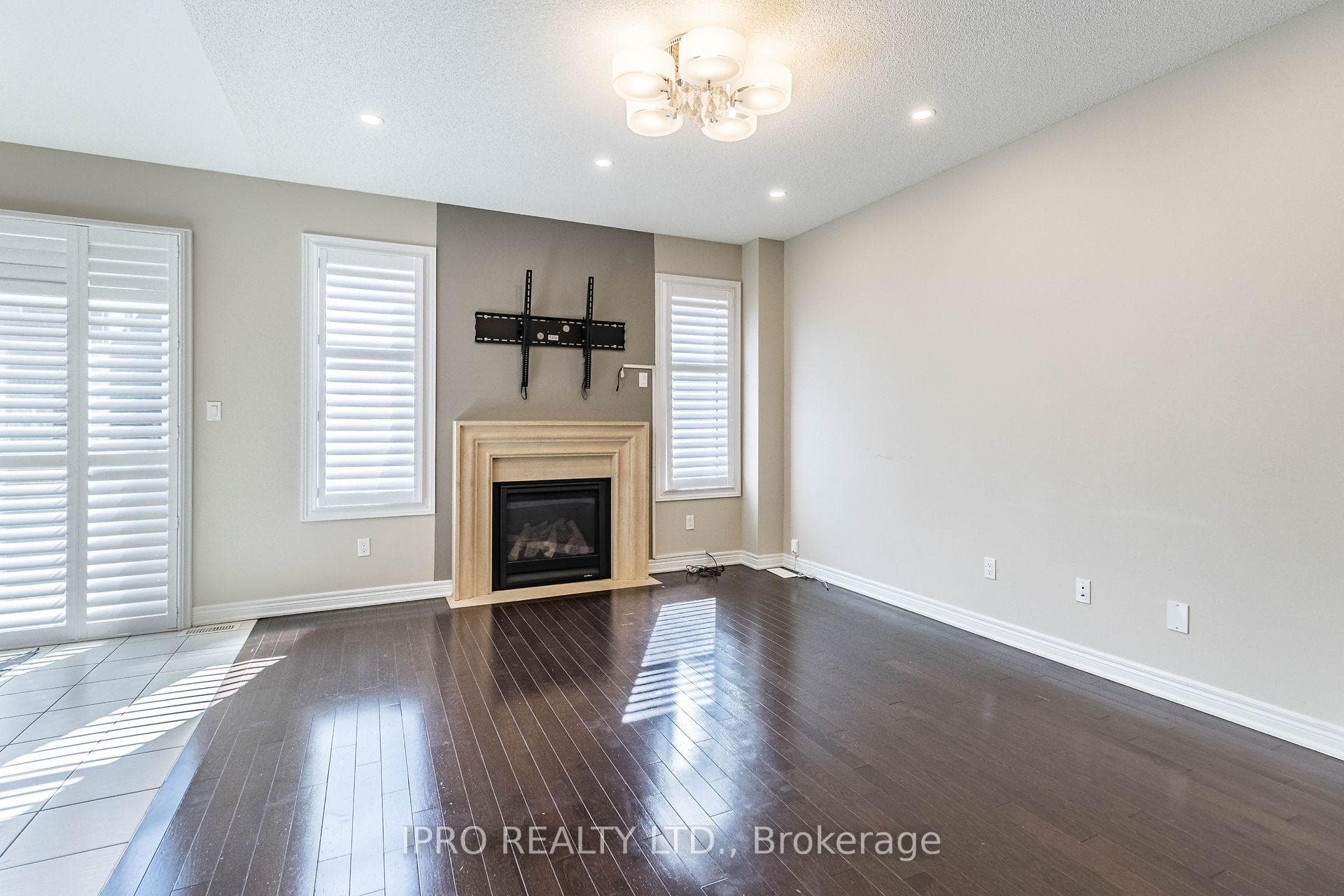 59 Humberstone Crescent photo 9