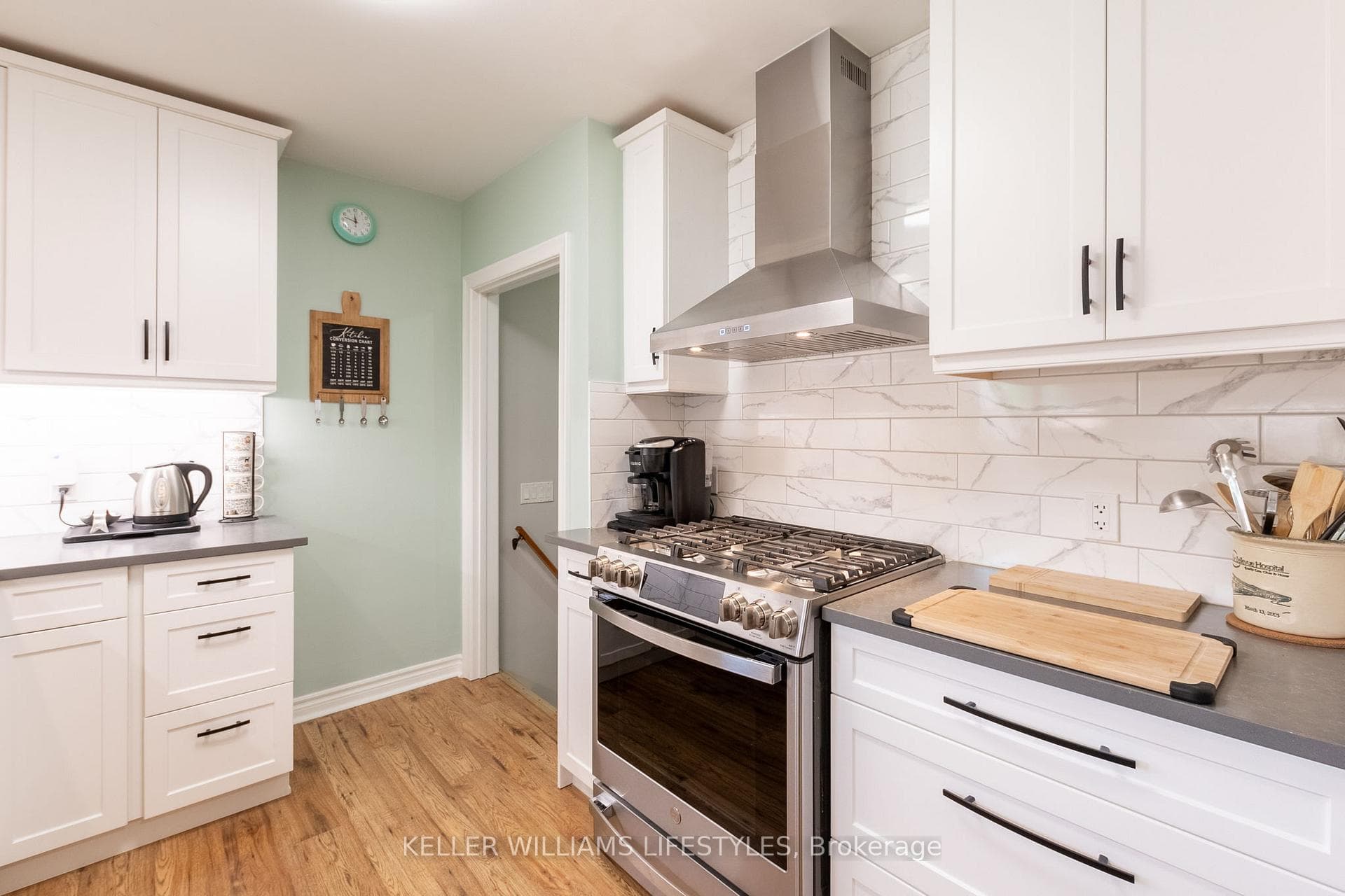 44 Tweedsmuir Avenue photo 12