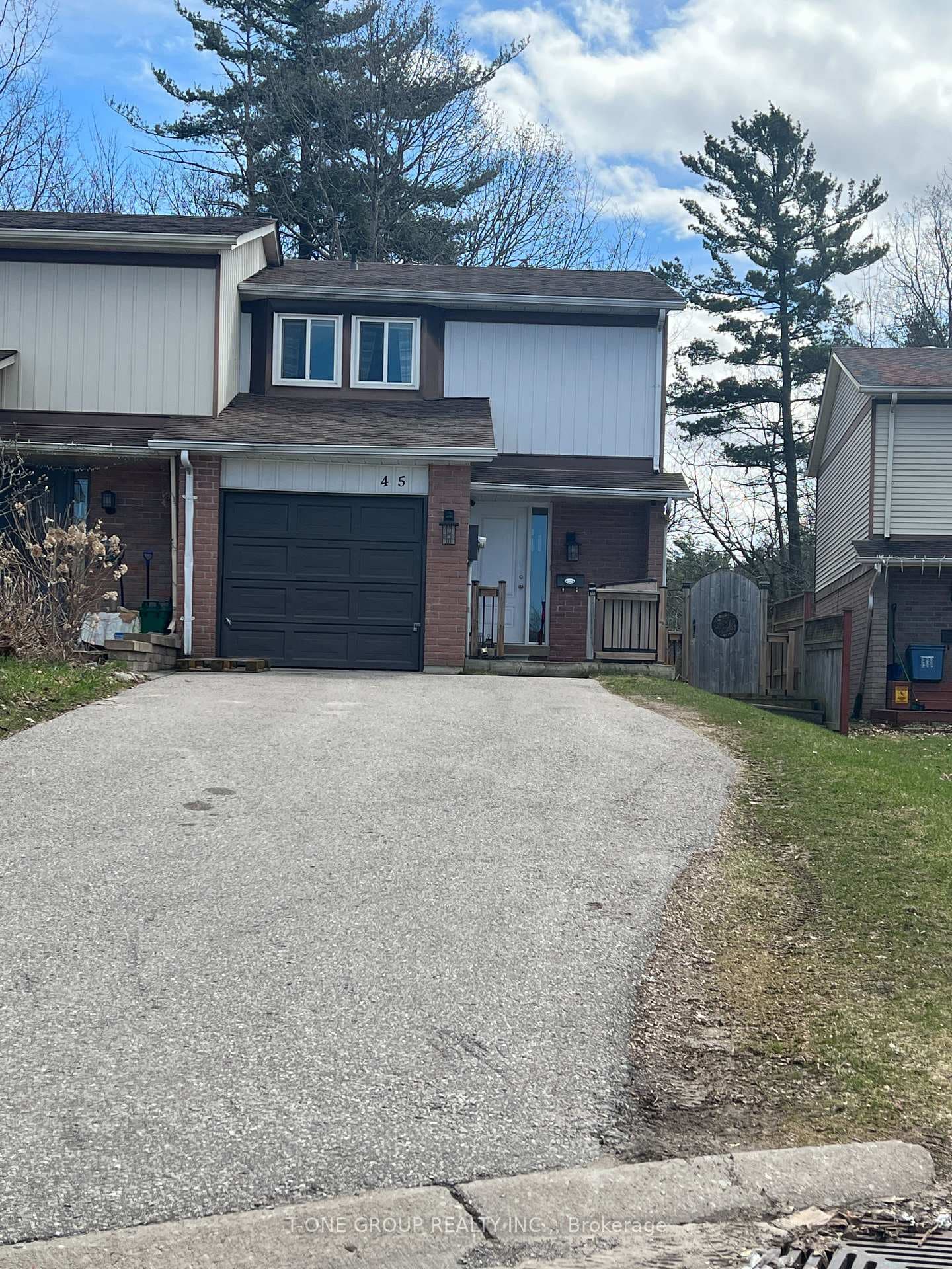 45 Burns Circle photo 1