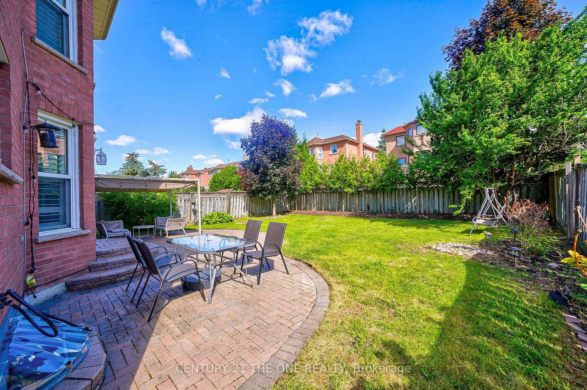 574 Carlton Road photo 23