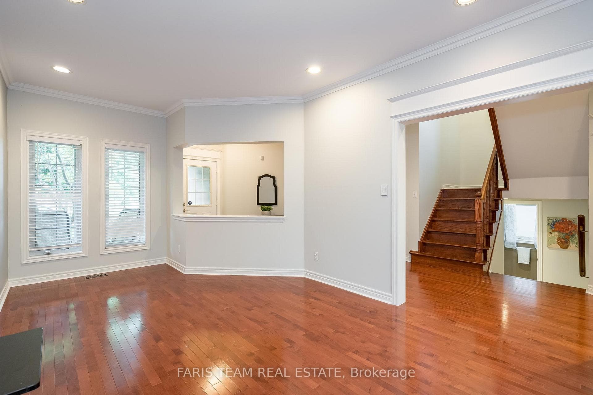 216 Sawmill Valley Drive photo 10