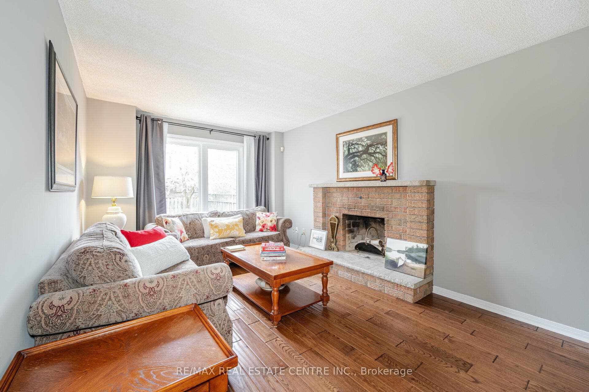 4399 Poltava Crescent photo 16