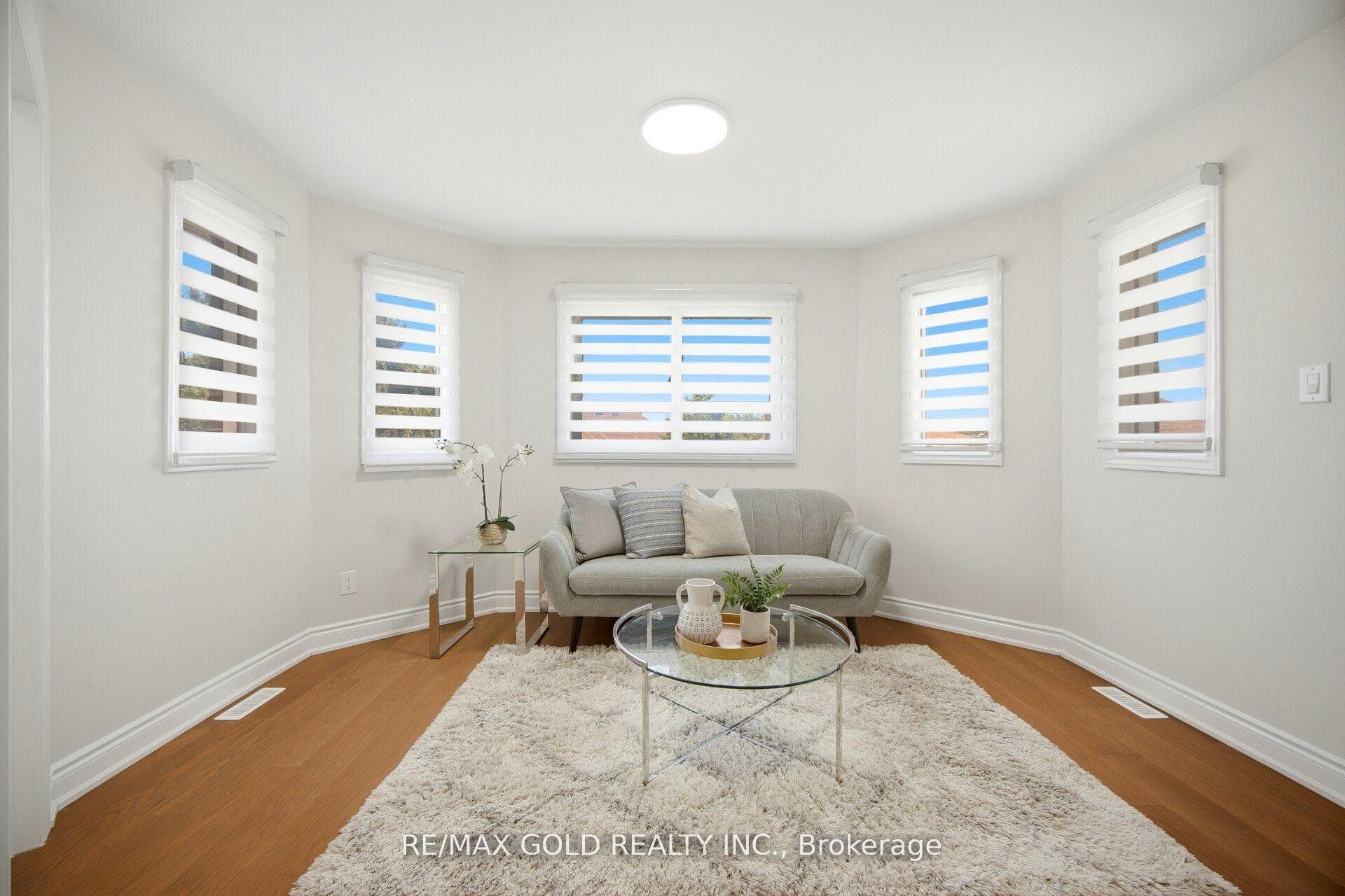 37 Lord Simcoe Drive photo 28