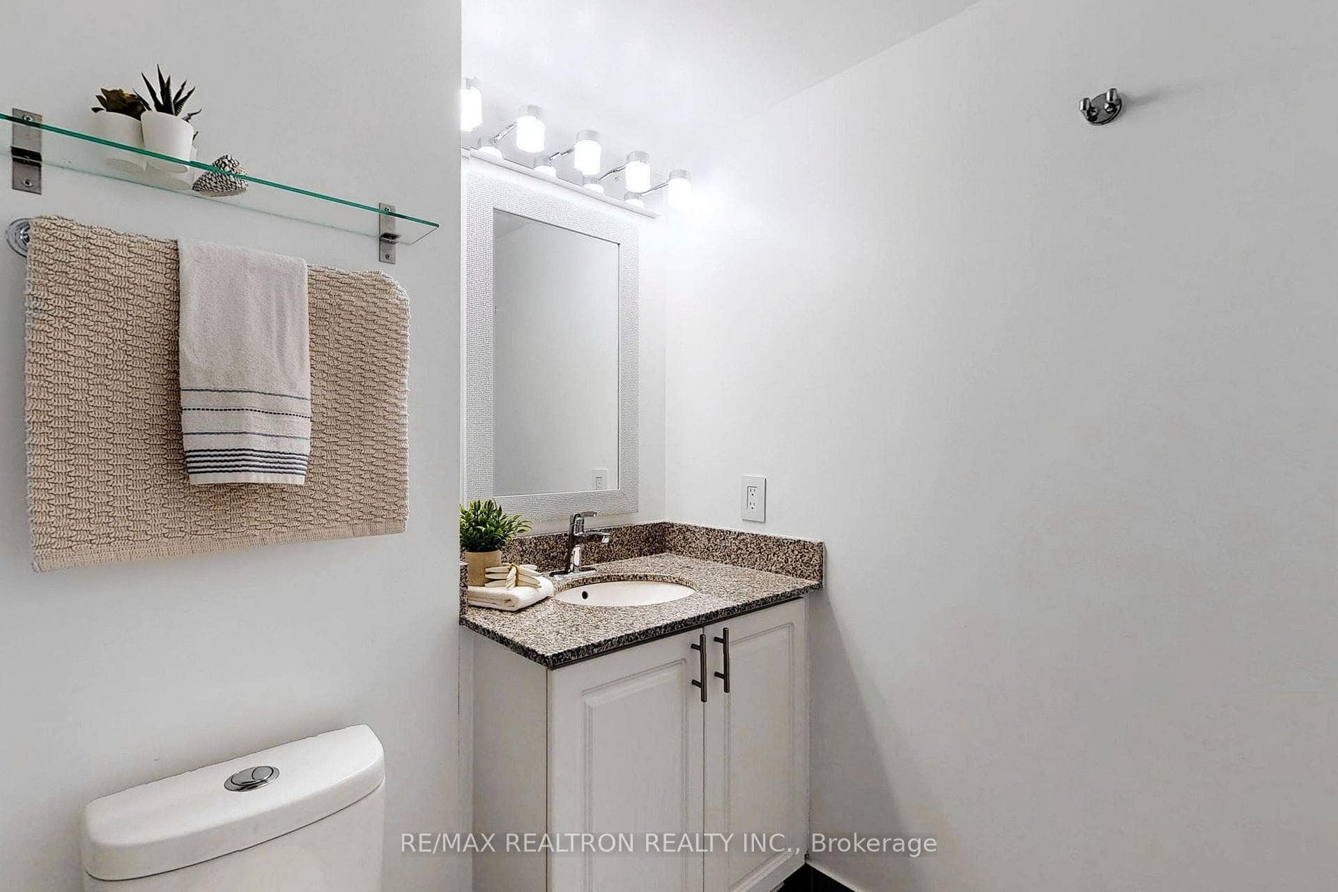 185 Oneida Crescent Unit 908 photo 19