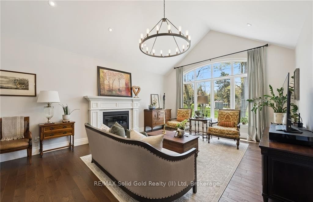 2073 Maplewood Road photo 7
