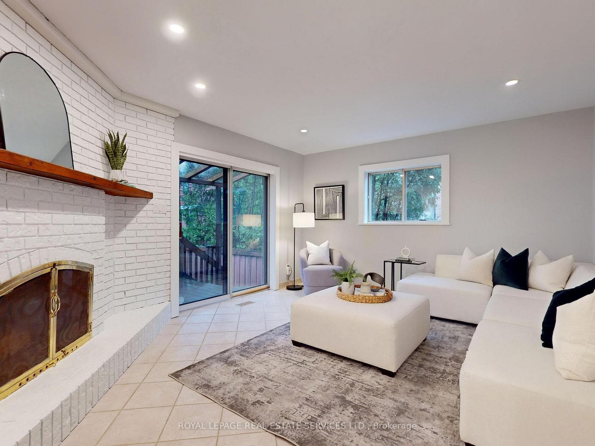 35 Tobruk Crescent photo 12