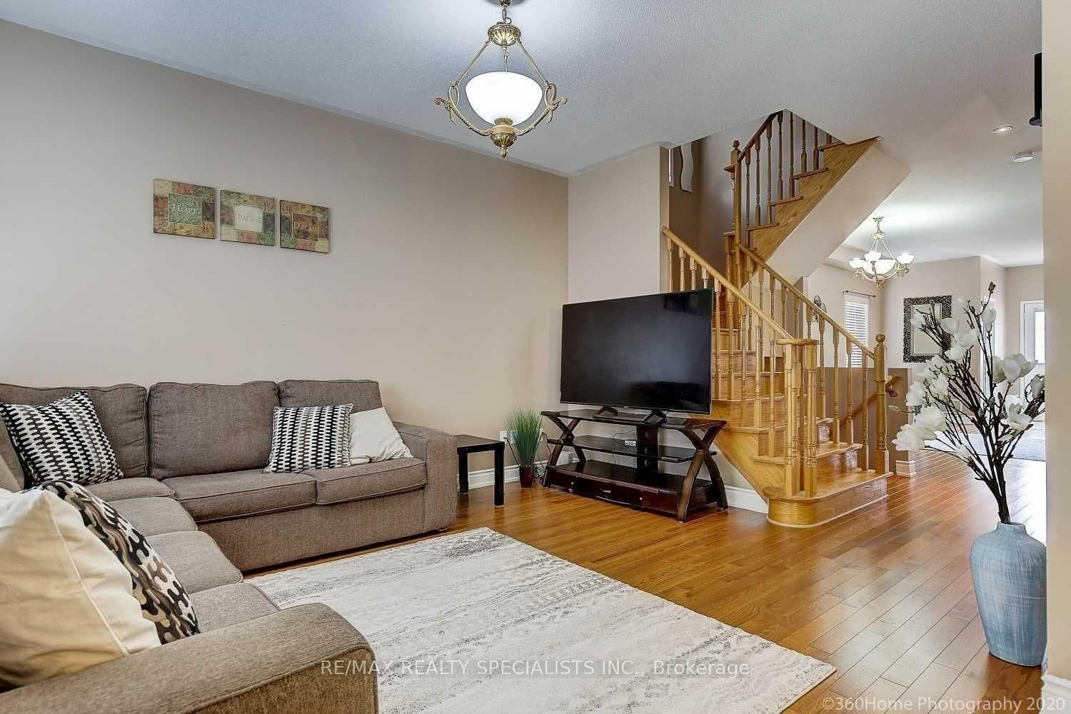 47 Commodore Drive photo 5