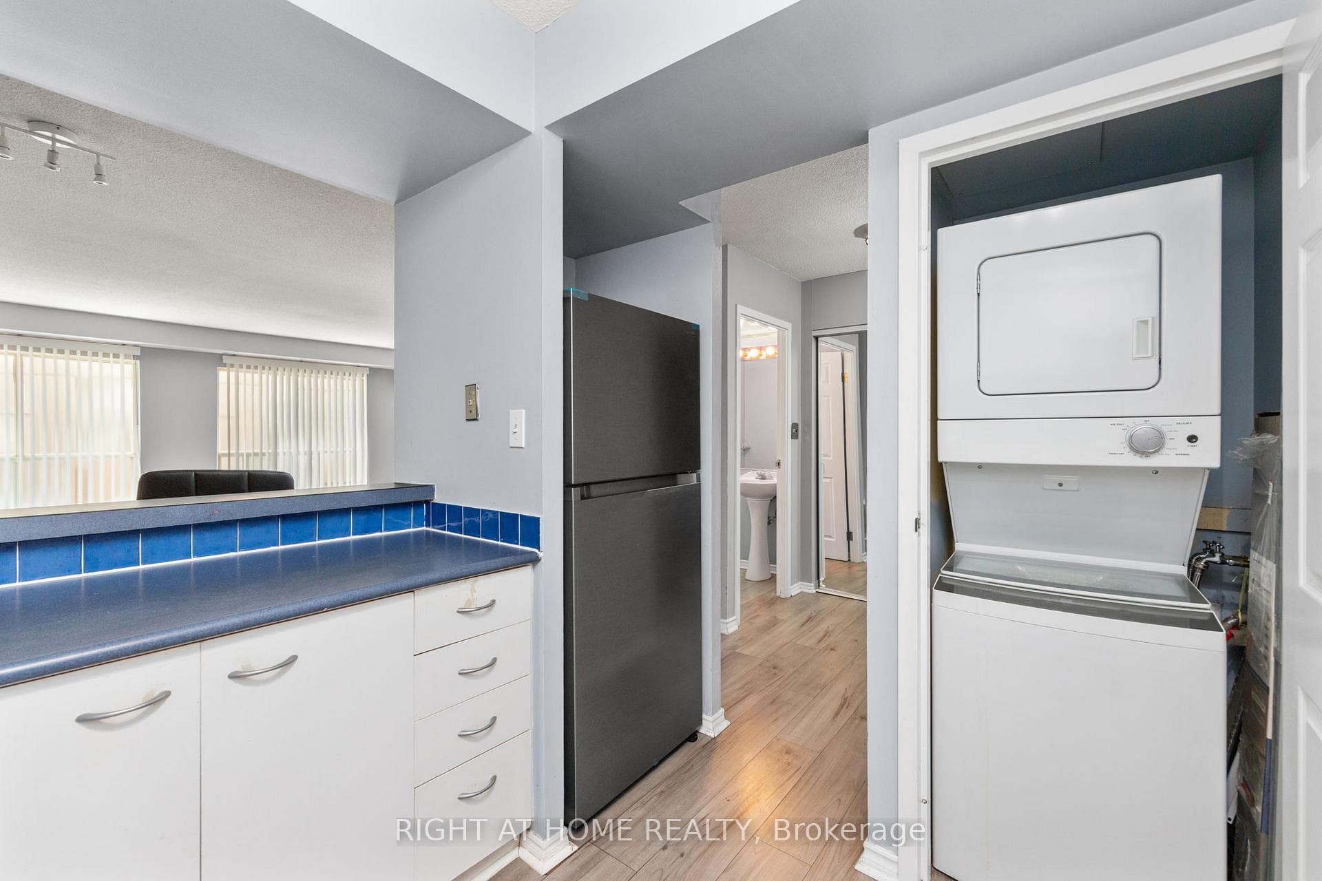 25 The Esplanade N/A Unit 303 photo 8
