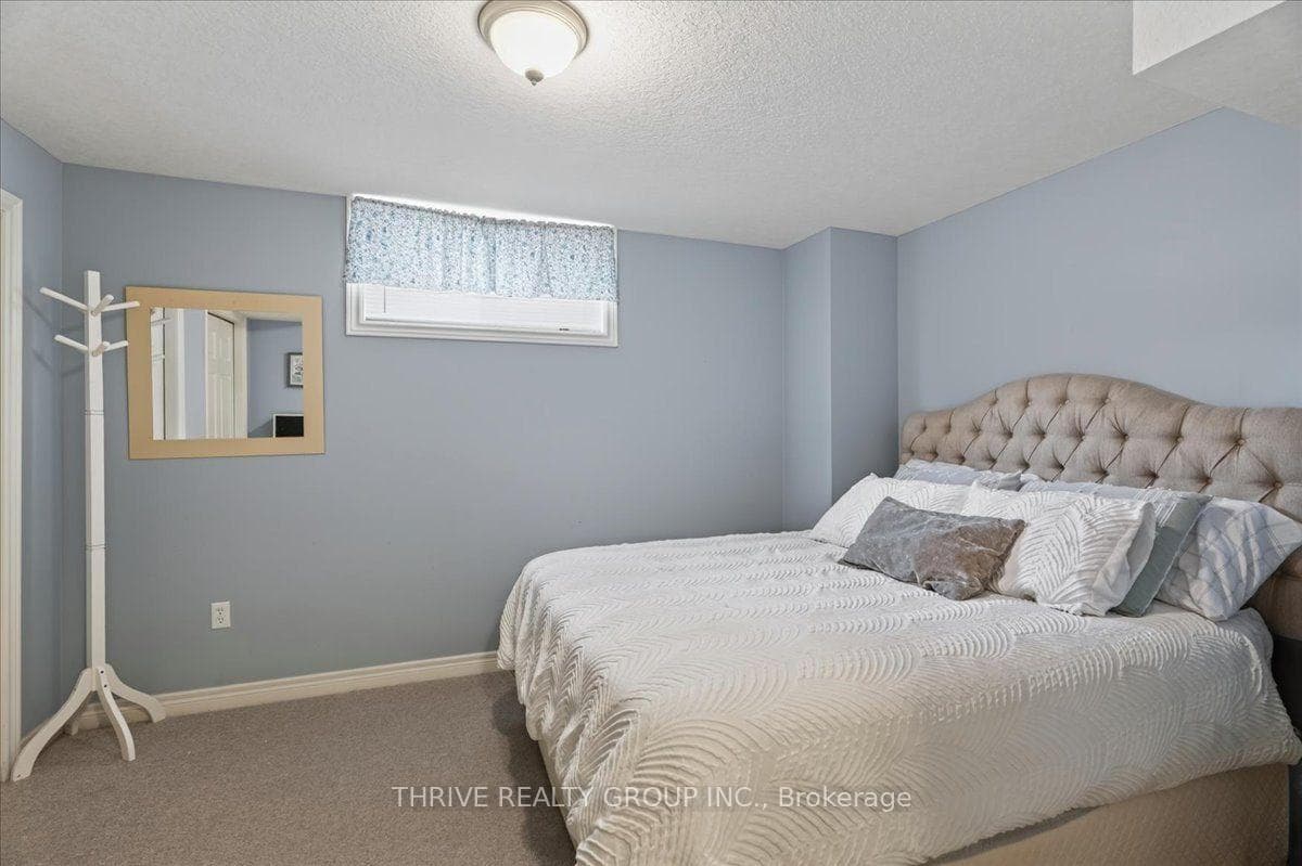 1571 Blackmaple Crescent photo 29