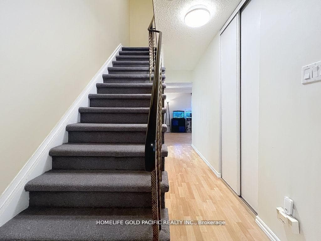 42 Stonehill Court Unit 11 photo 41