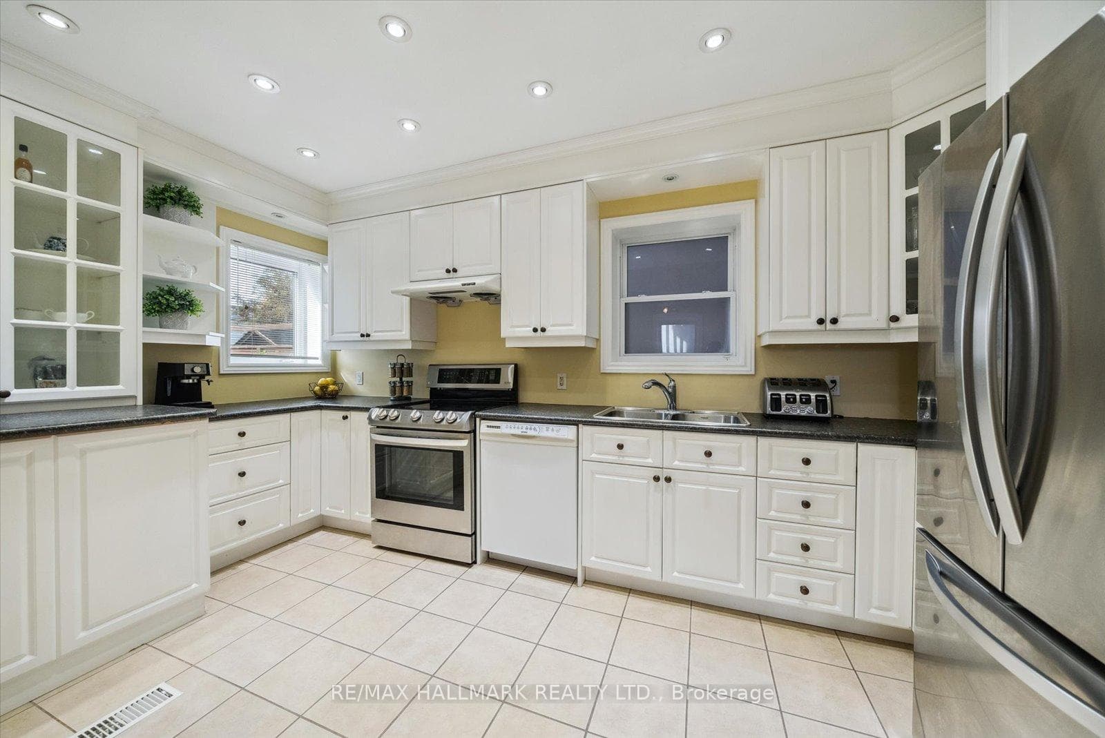 214 Woodbine Avenue photo 12