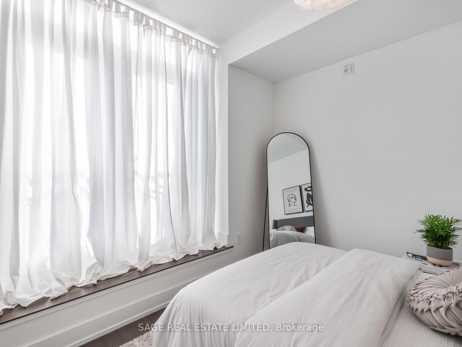 1183 Dufferin Street Unit 101 photo 22