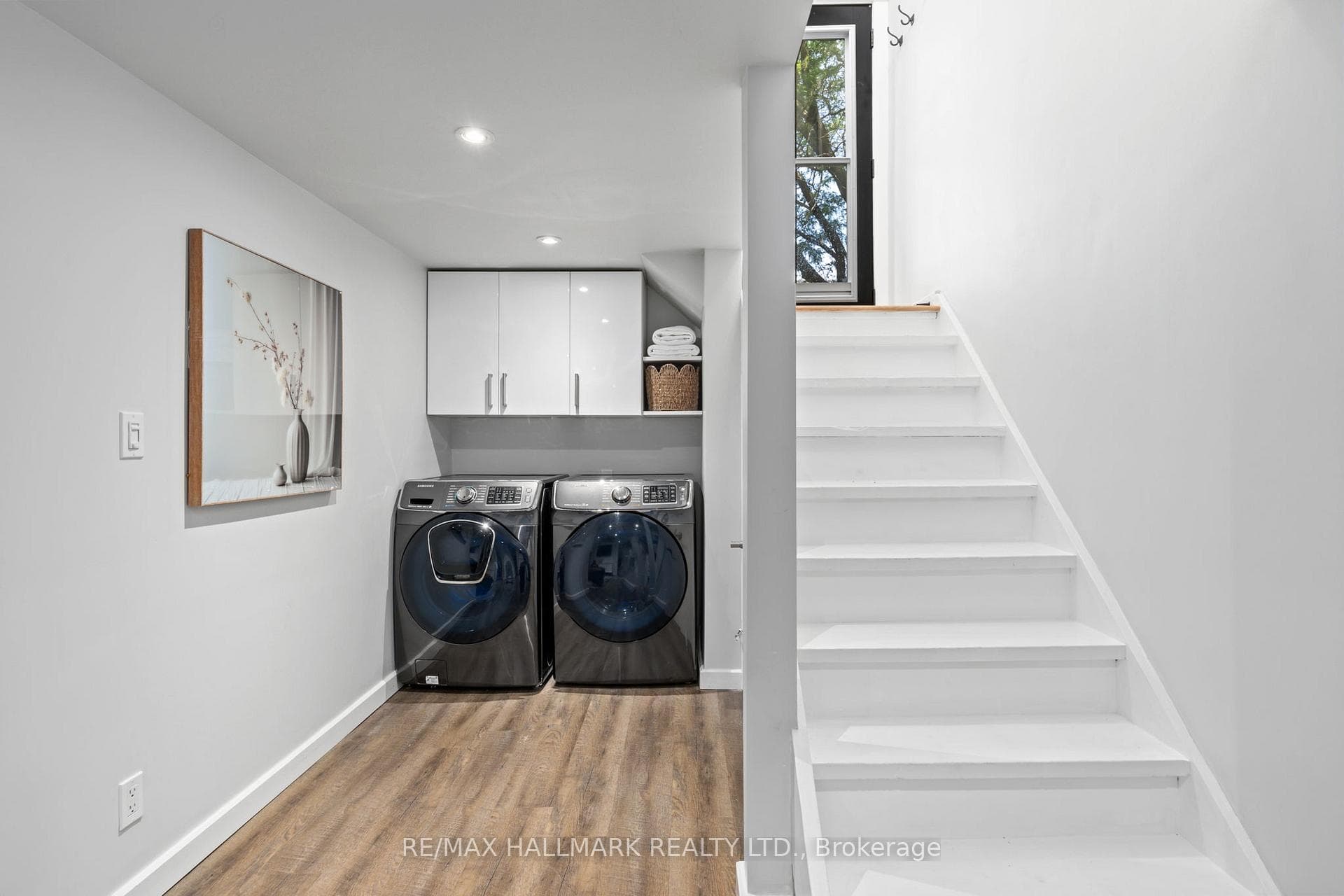 424 Kingston Road photo 25
