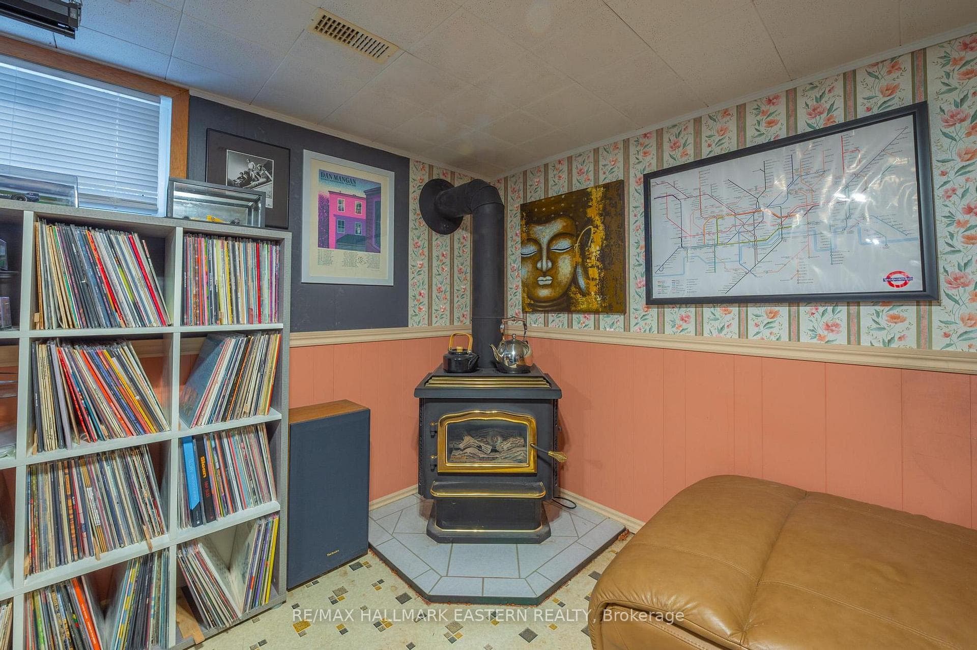 GAS FIREPLACE
