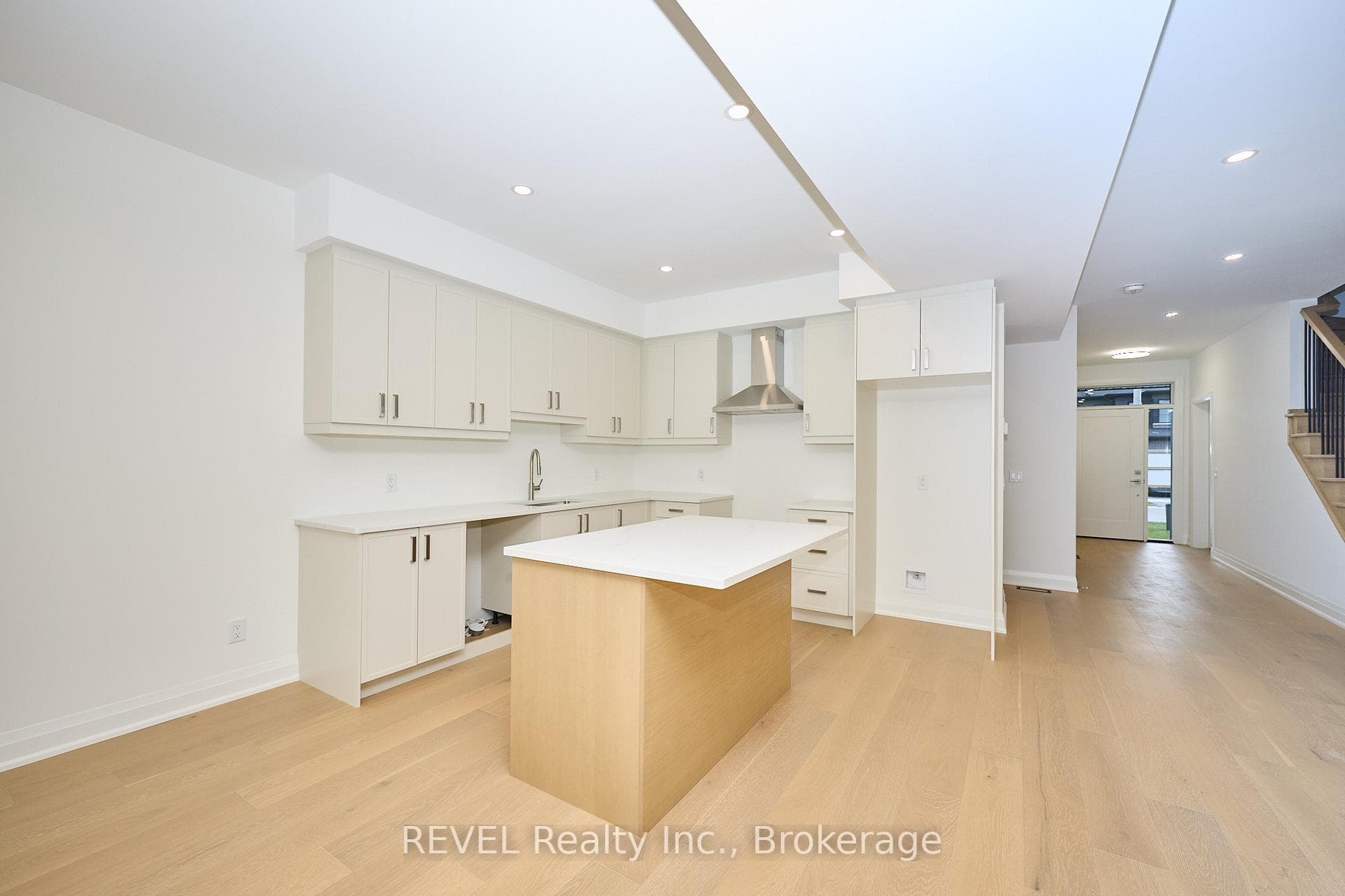 7437 Matteo Drive photo 14