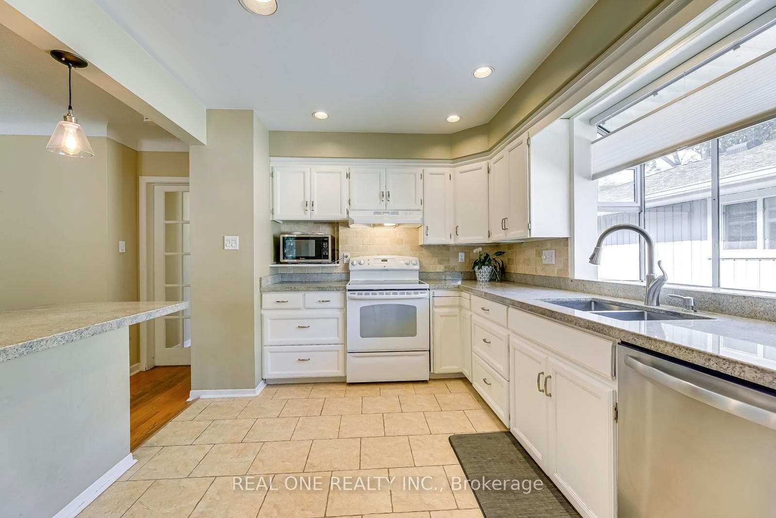 604 Bridle Wood photo 16