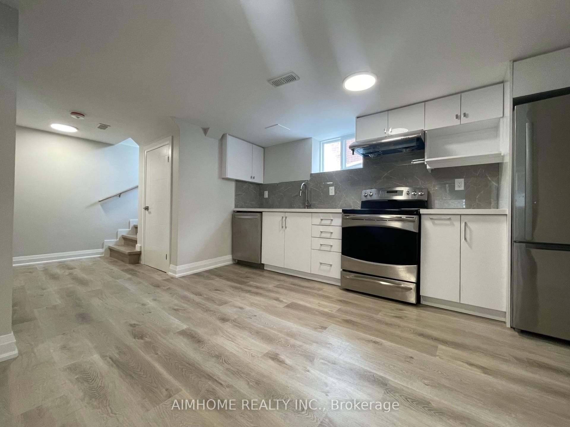 36 Forbes Road Unit Lower photo 12