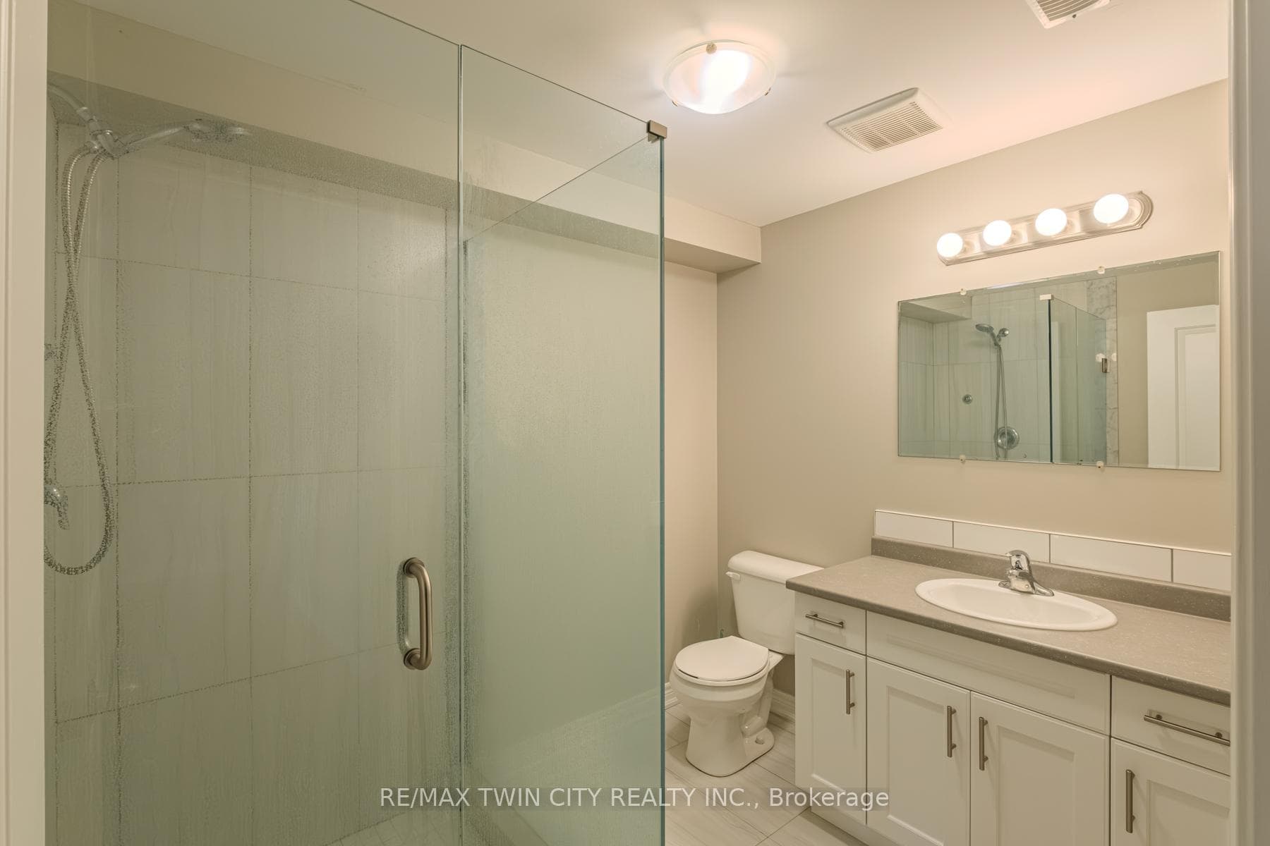 81 Windham Street photo 17