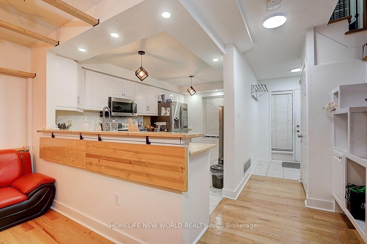 199 Hillcrest Avenue Unit 10 photo 2