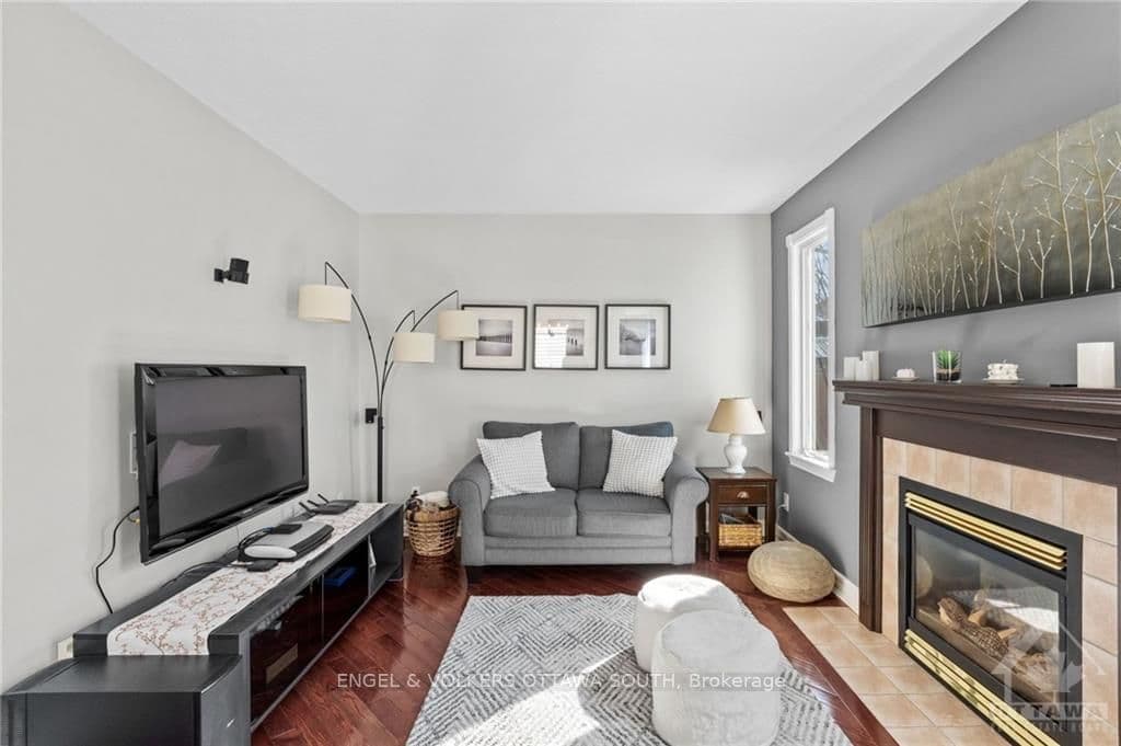 36 AVONMORE Crescent photo 13