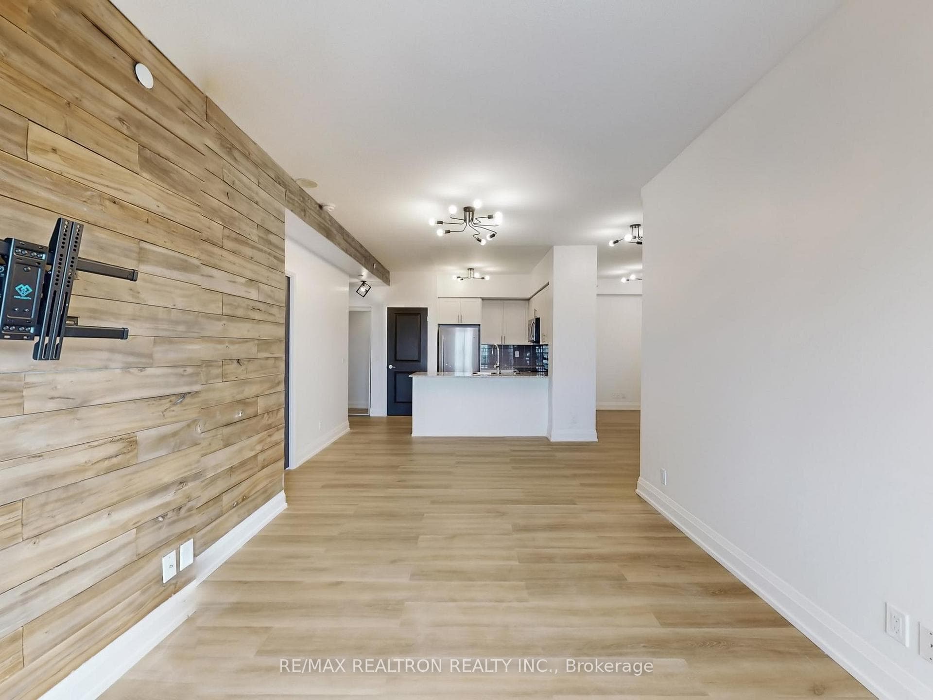 Split layout Combined Living & Dining