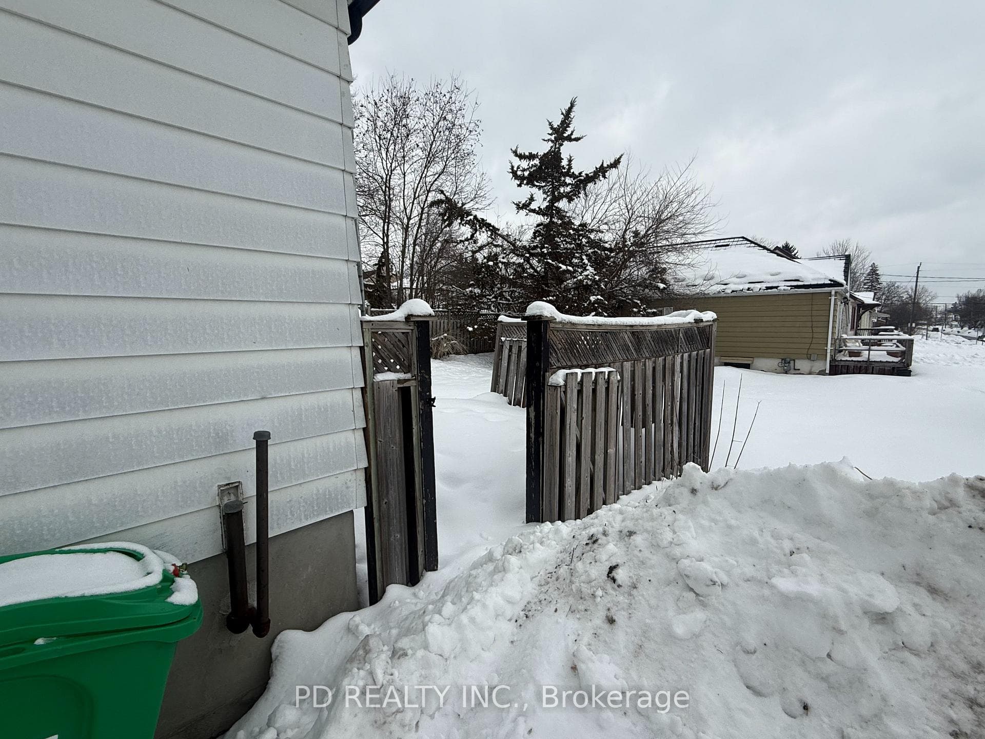 1028 Western Avenue photo 12