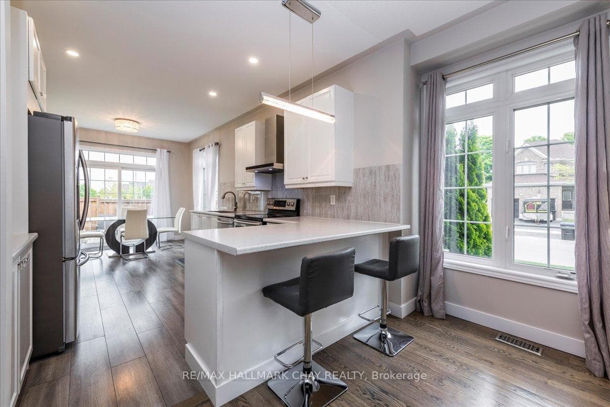 1300 Hunter Street photo 7