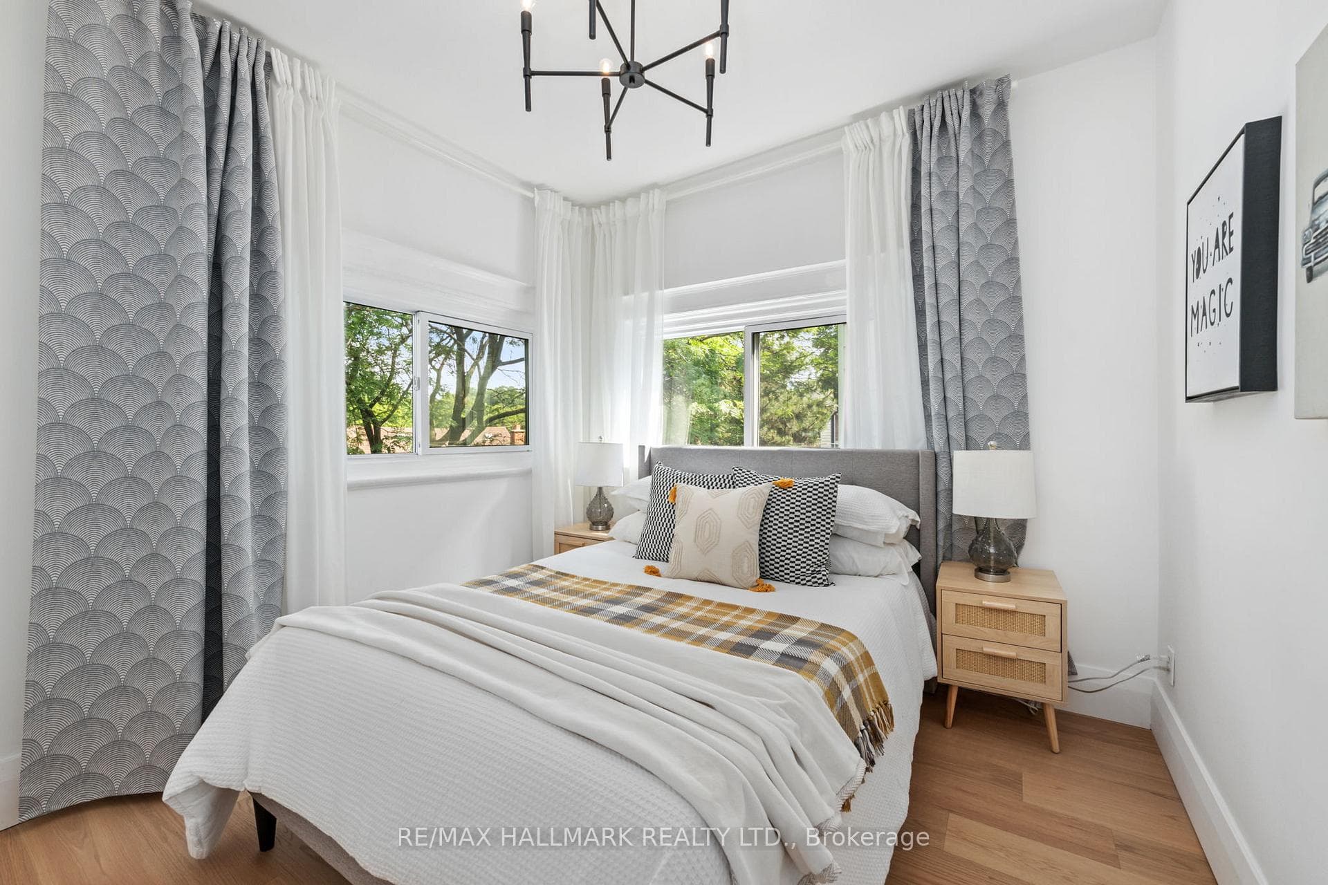 424 Kingston Road photo 19