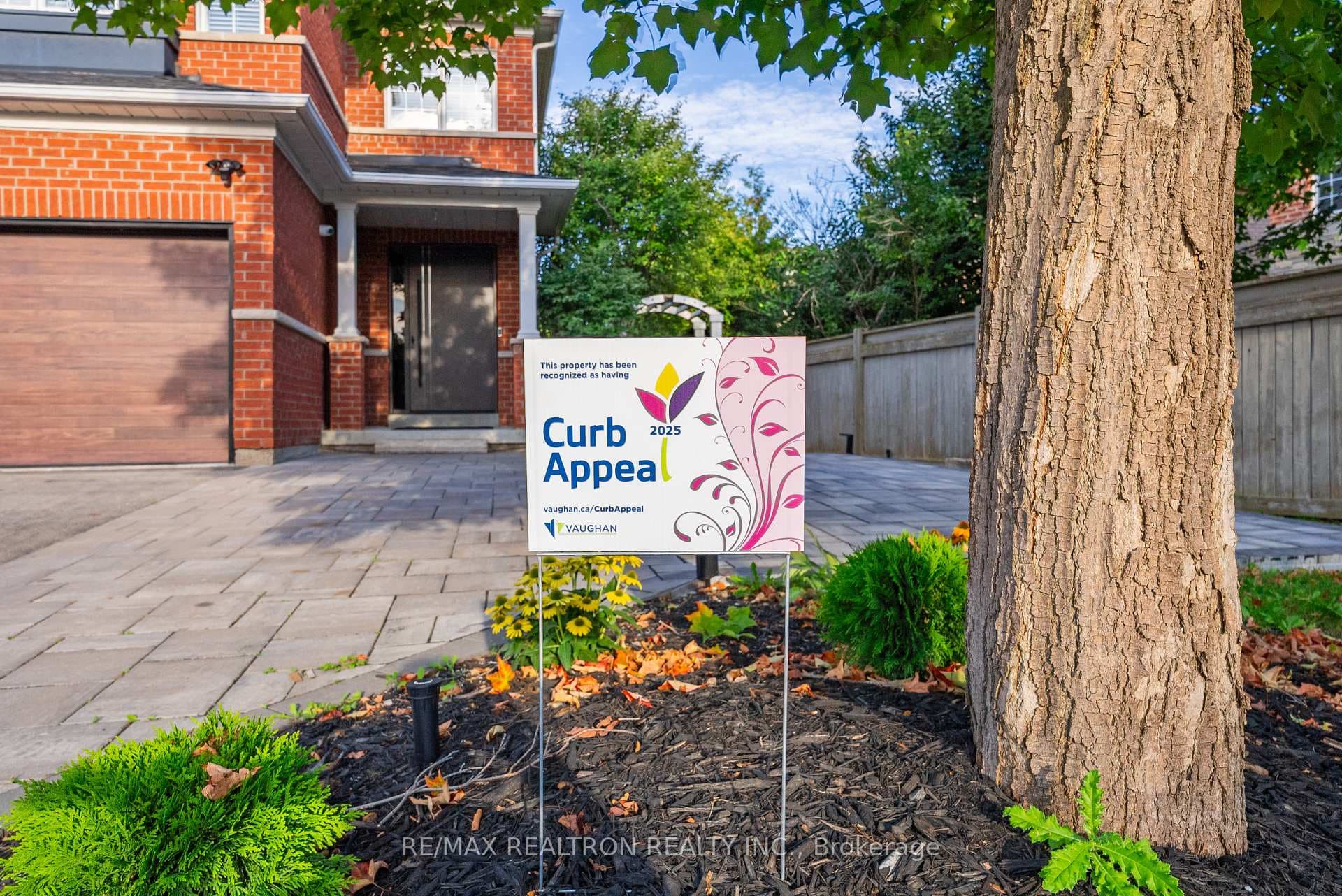 565 Thornhill Woods Drive photo 8