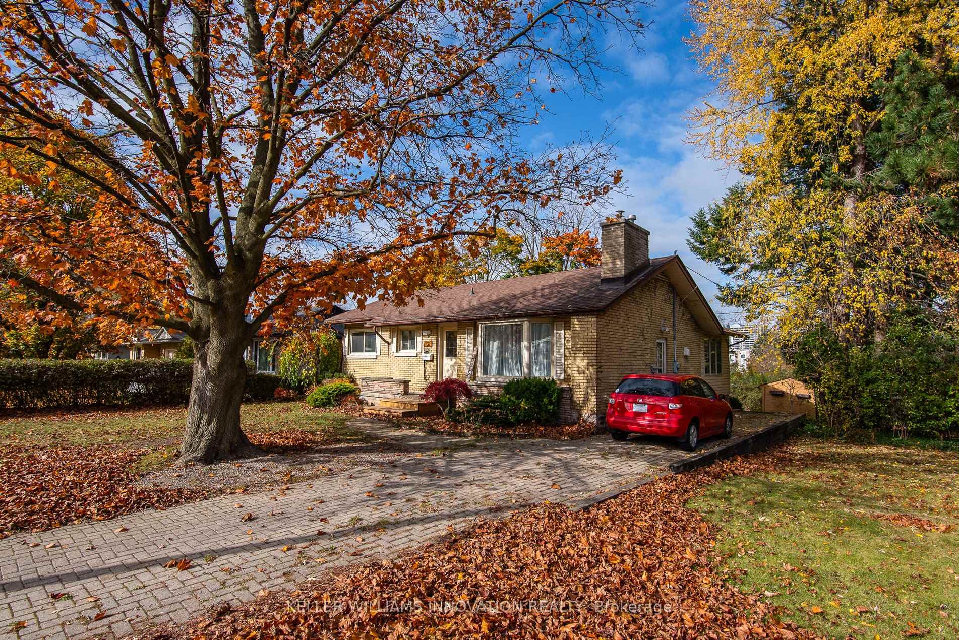 131 Elgin Crescent photo 2