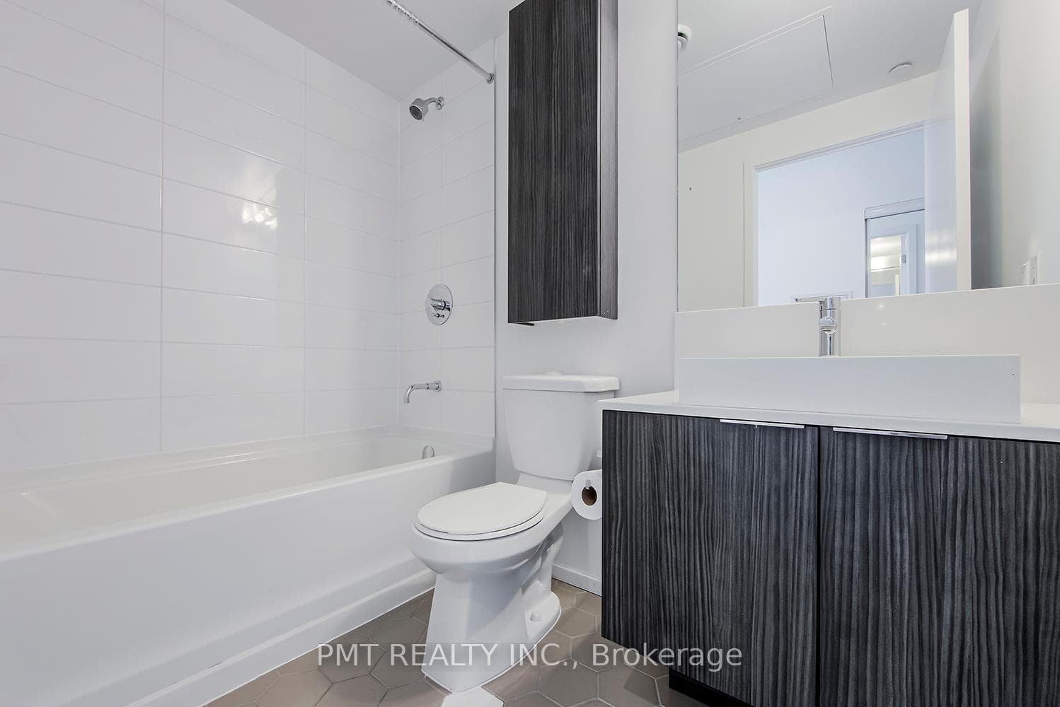 68 Shuter Street Unit 2001 photo 10