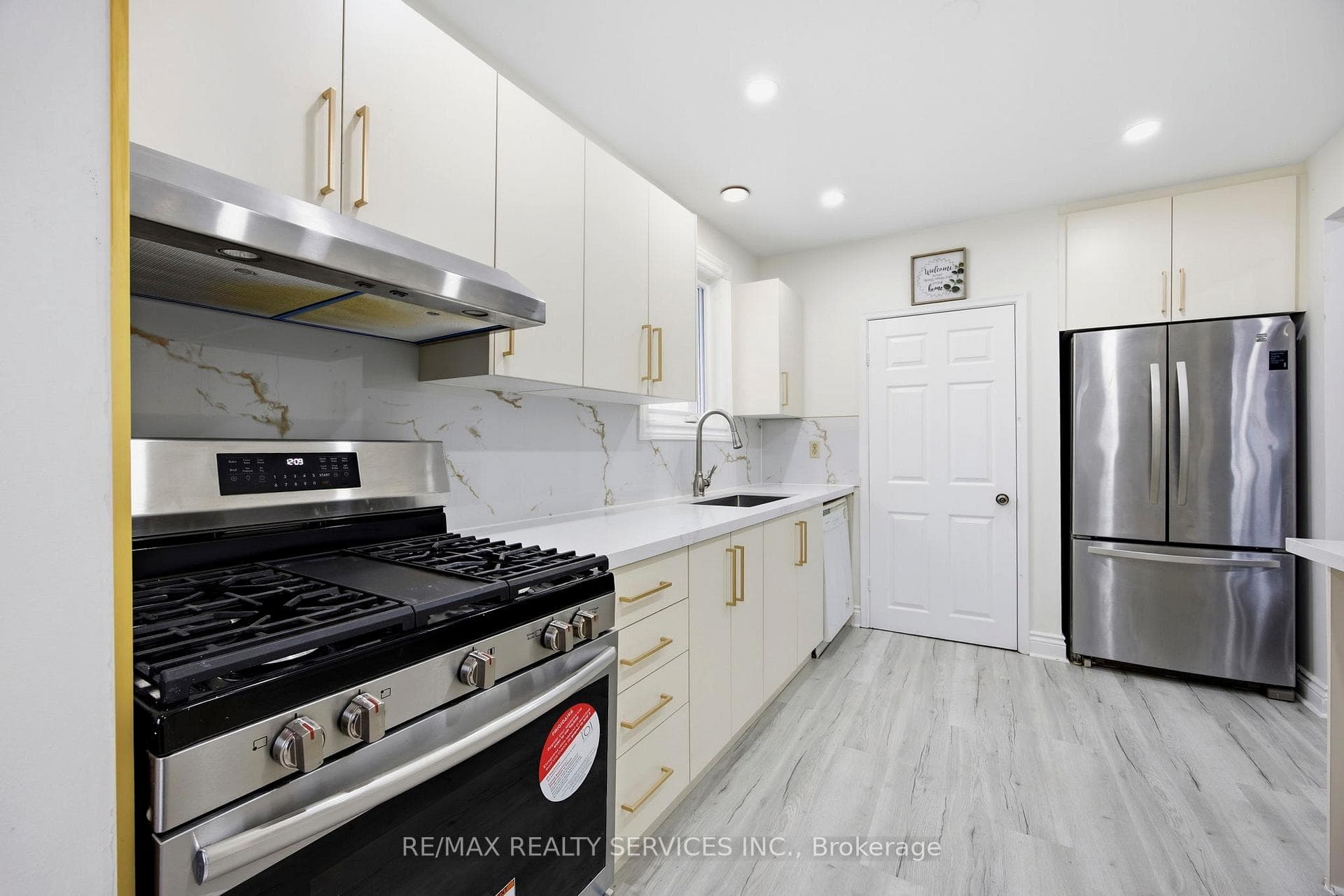 21 Radwinter Drive photo 8